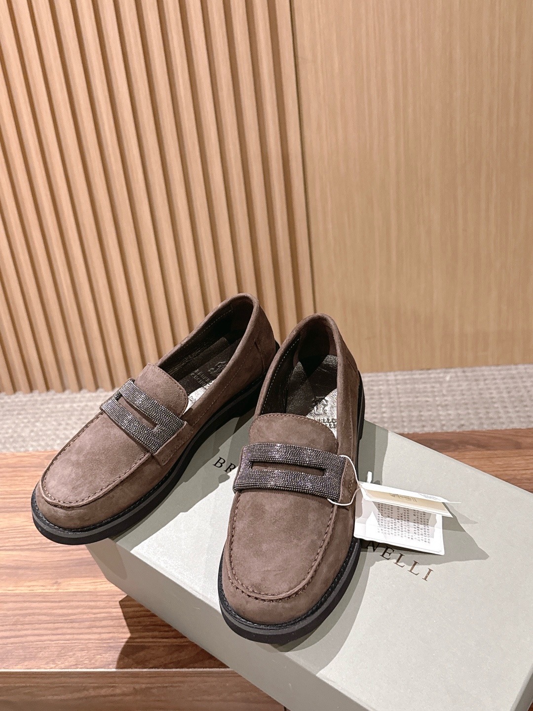 Лоферы женские в стиле Brunello Cucinelli BC коричнево-бежевого цвета