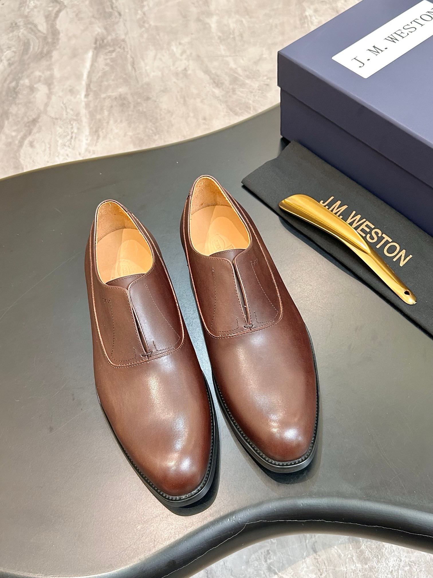 Туфли мужские J.M. Weston Iena Slip-On Oxford тёмно-коричневого цвета