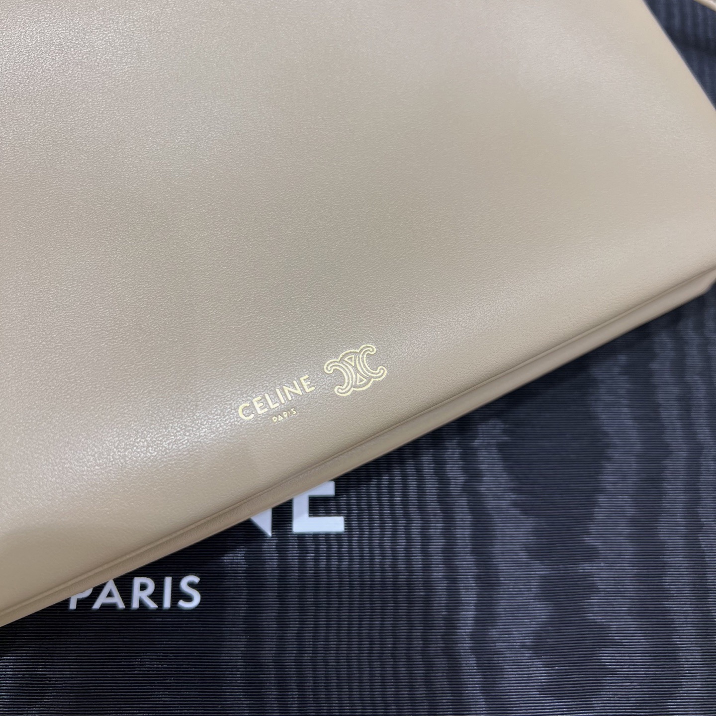 Сумка женская в стиле Celine Trio Flap бежевого цвета