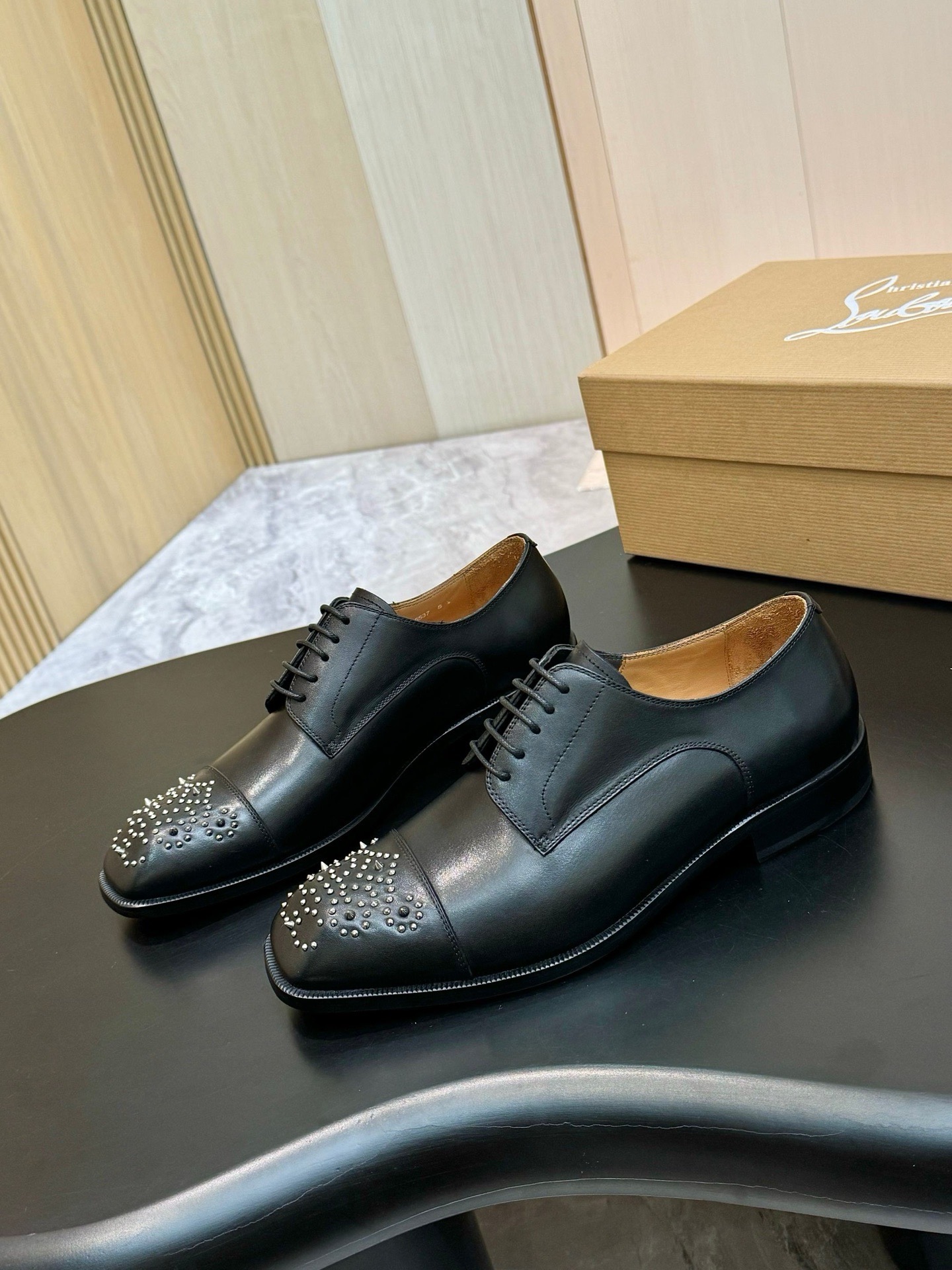Туфли-дерби мужские Christian Louboutin Grave Derby чёрного цвета
