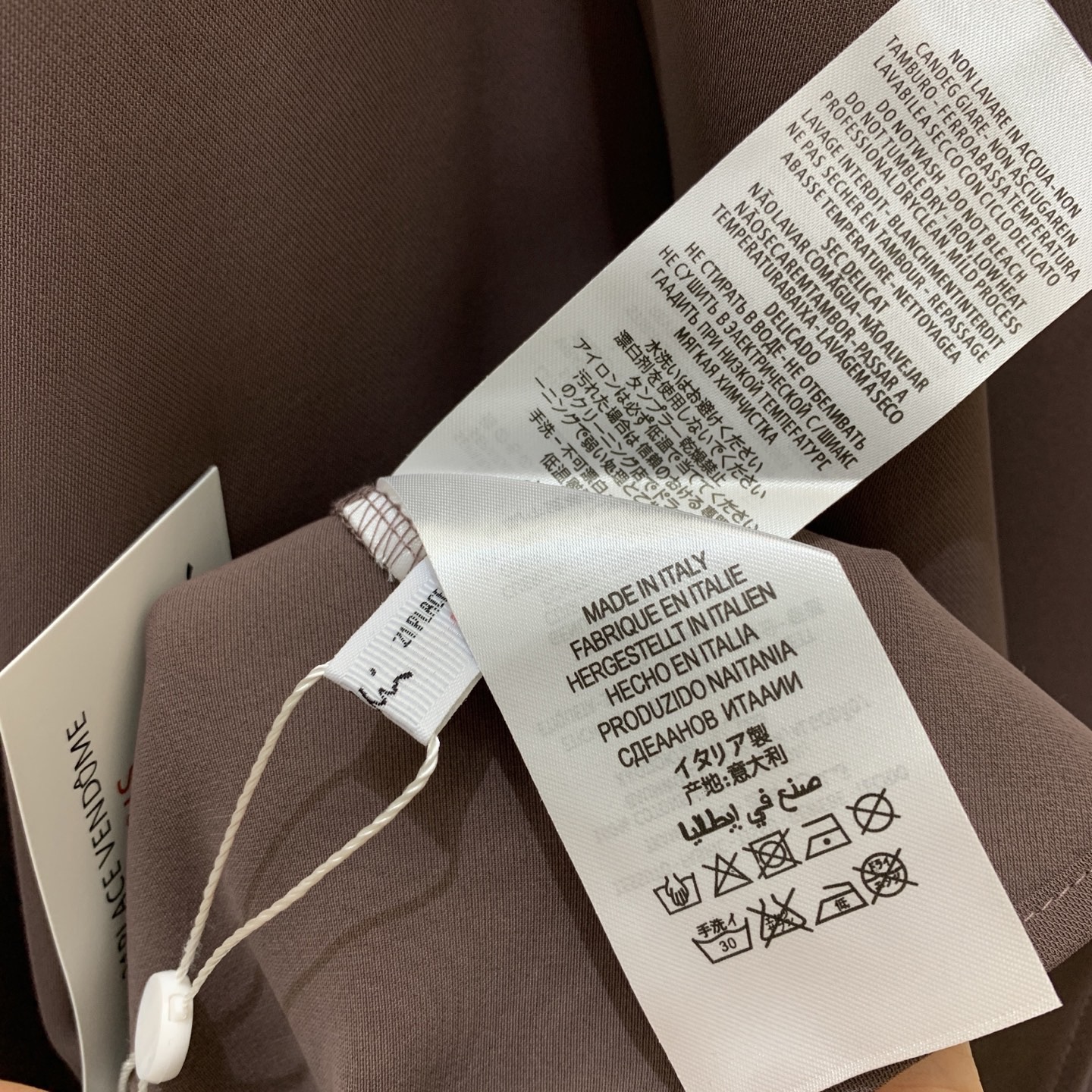 Платье женское в стиле Schiaparelli длинное комбинированное с декоративным элементом