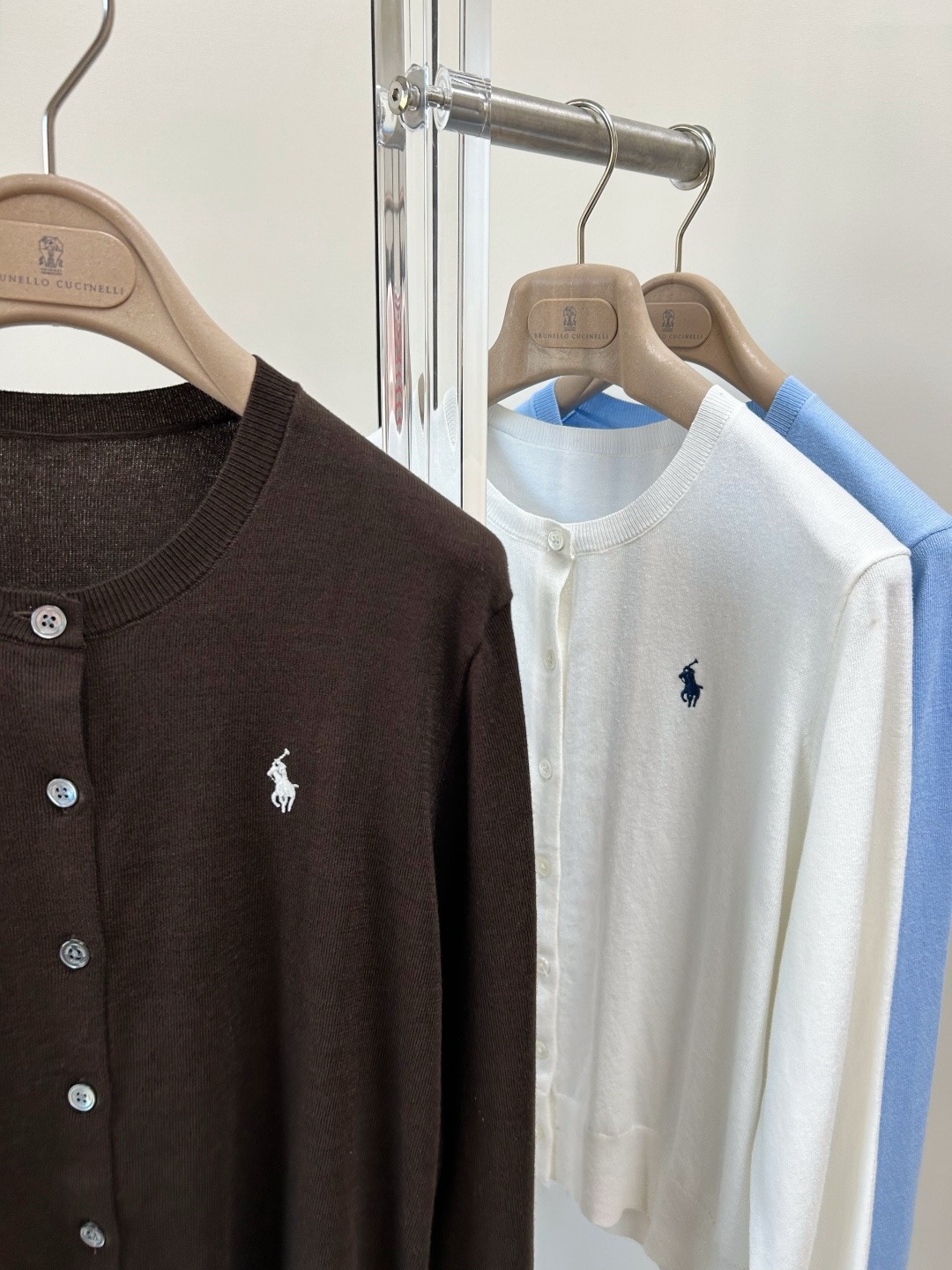 Кардиган женский  Ralph Lauren в голубом, белом и тёмно-коричневом цветах с вышитым логотипом
