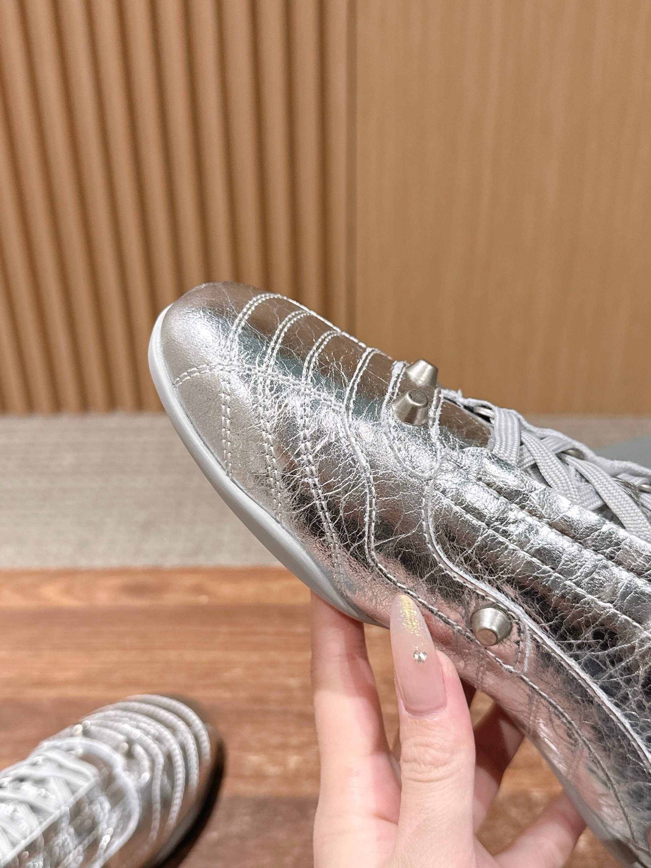Кеды женские Balenciaga Soccer серебристого цвета
