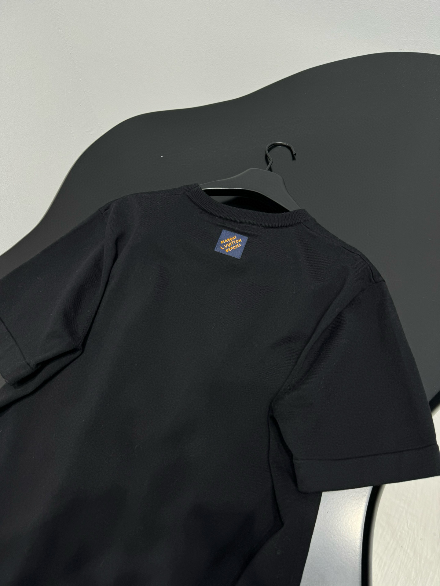 Джемпер мужской в стиле Loewe из хлопкового трикотажа чёрного цвета с вышивкой гриба