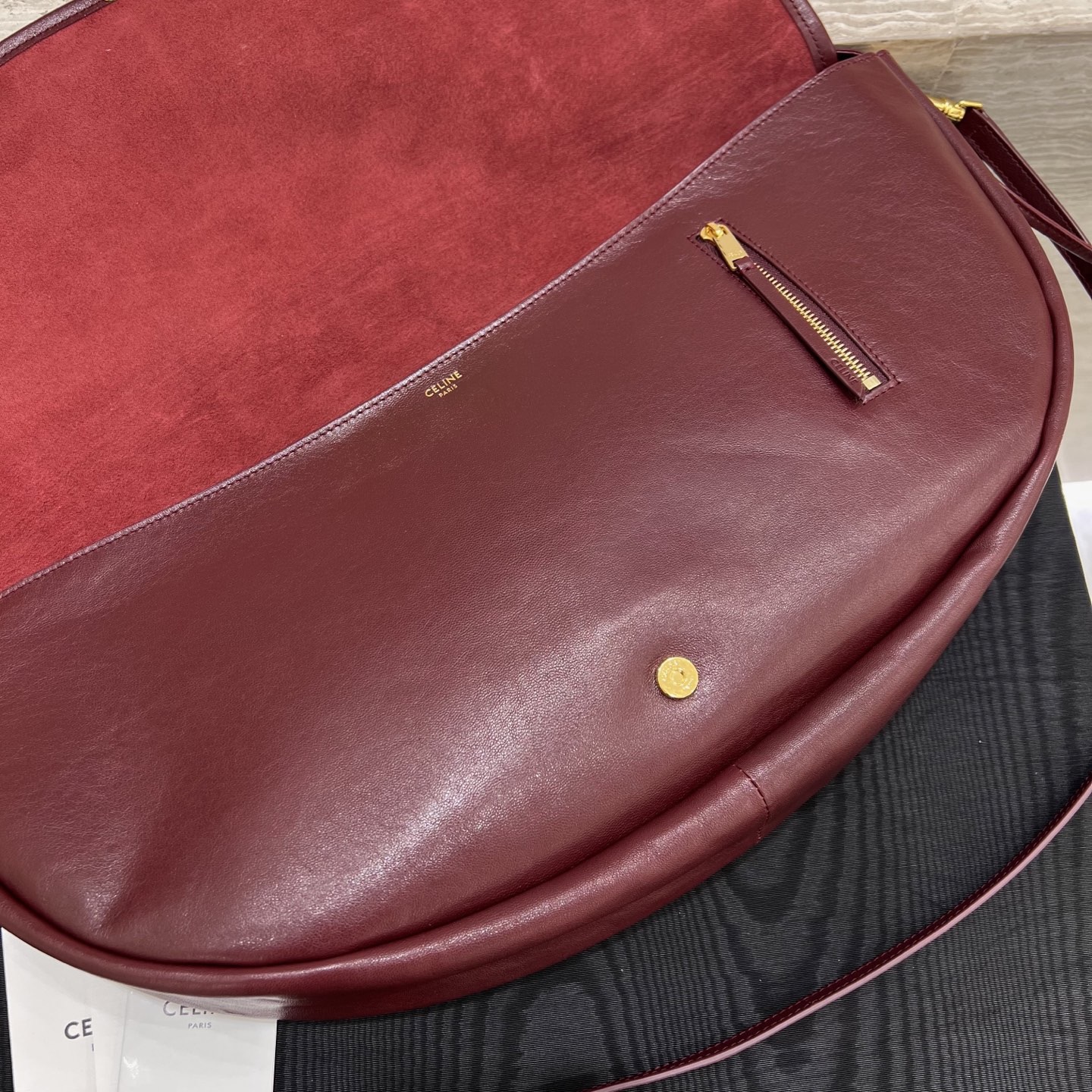 Сумка женская в стиле Celine Soft Triomphe Halfmoon бордового цвета