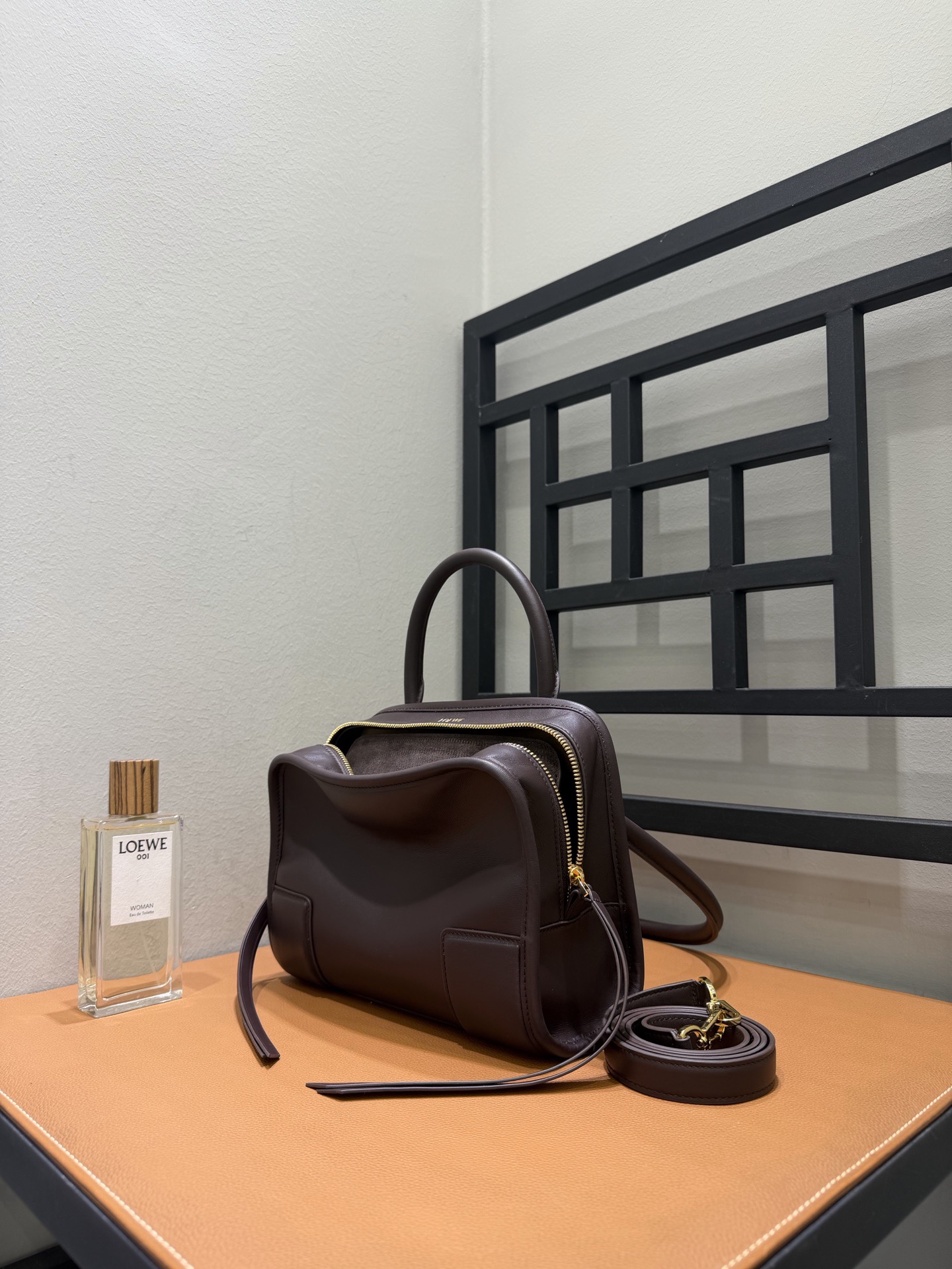 Сумка женская в стиле Loewe Amazona 180 тёмно-коричневого цвета