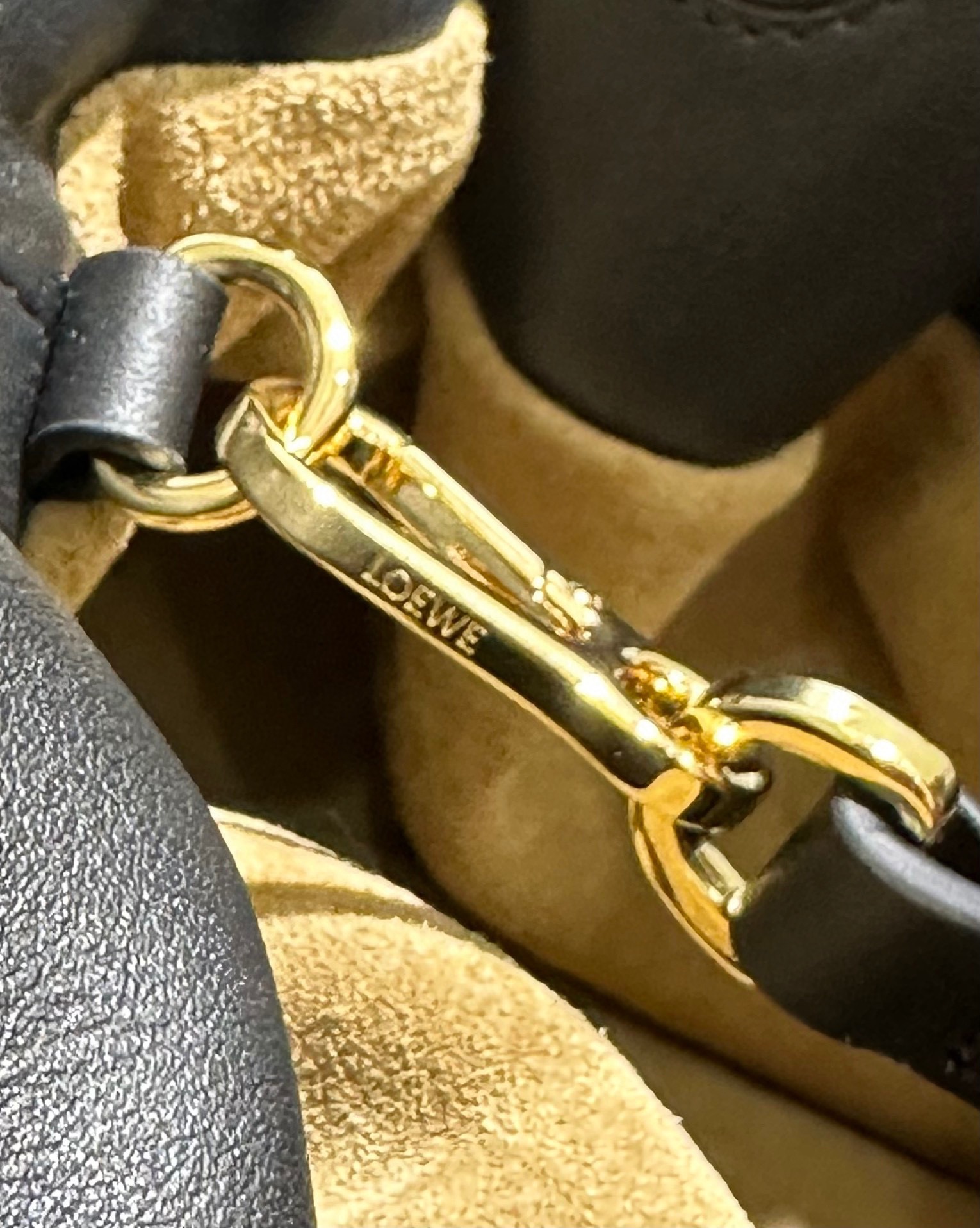 Сумка женская в стиле Loewe Flamenco чёрного цвета