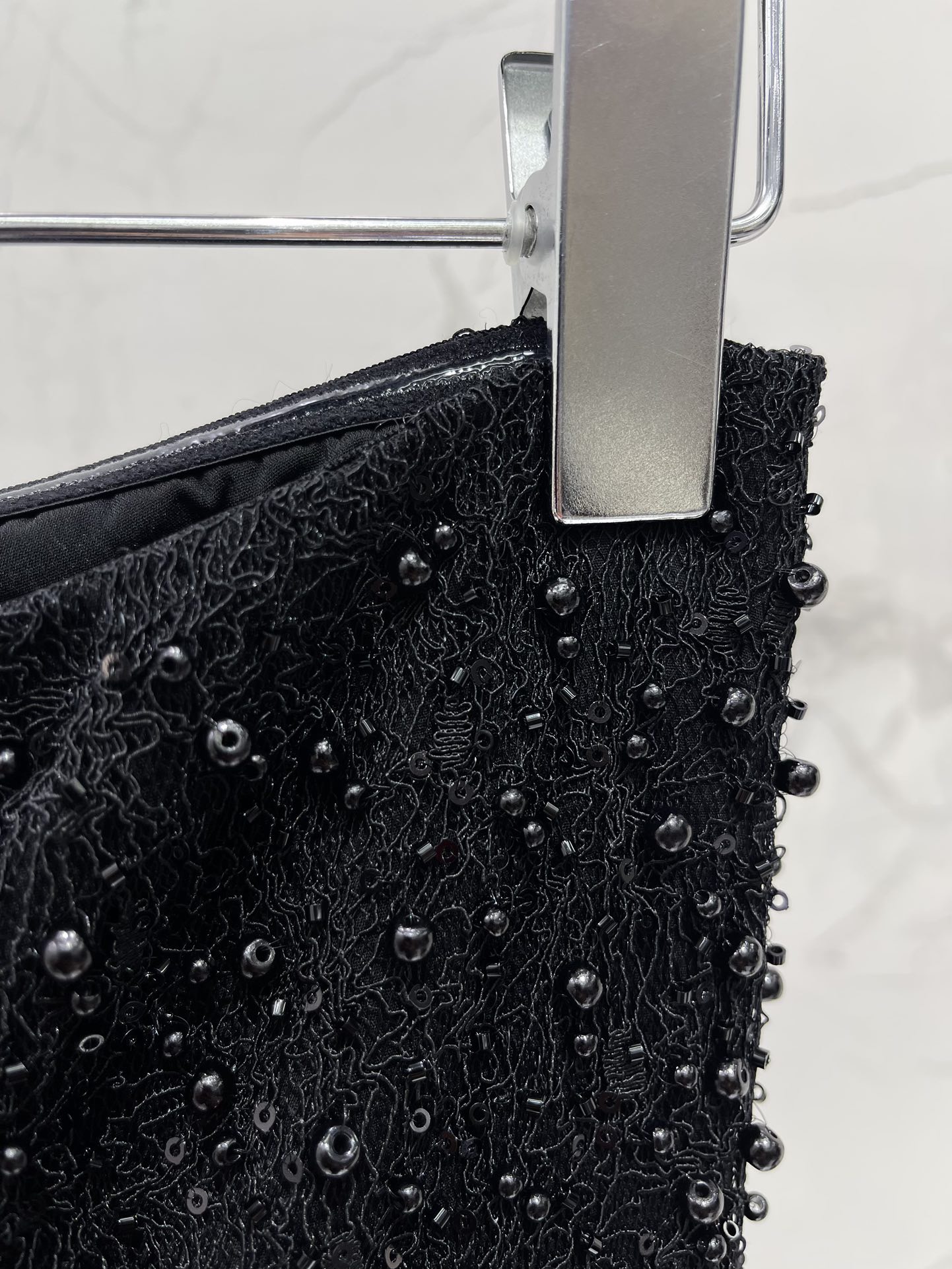 Платье женское в стиле Saint Laurent вечернее с декором из жемчуга и пайеток черного цвета