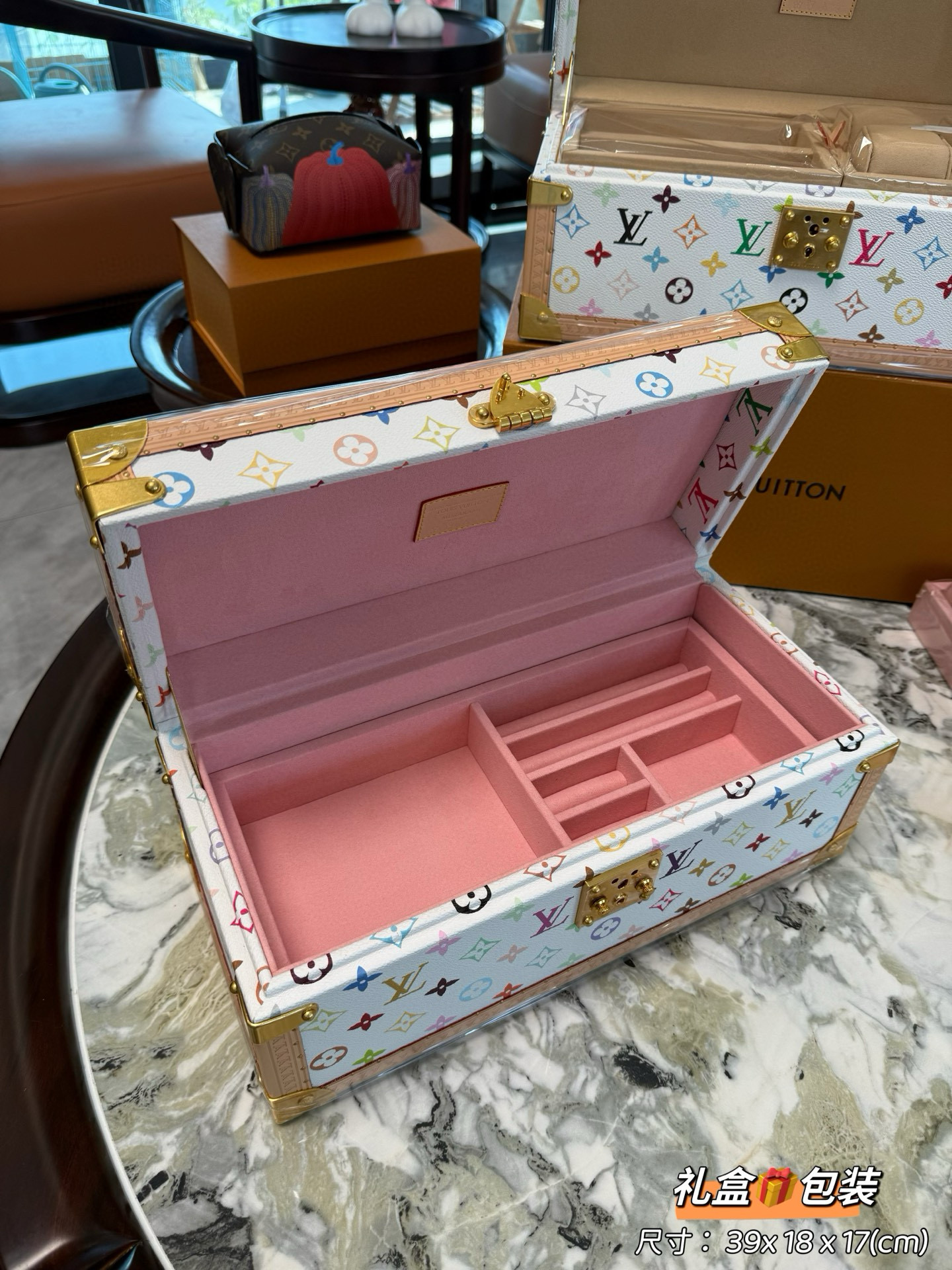 Шкатулка для украшений в стиле Louis Vuitton Coffret 8 Monogram Multicolor белая