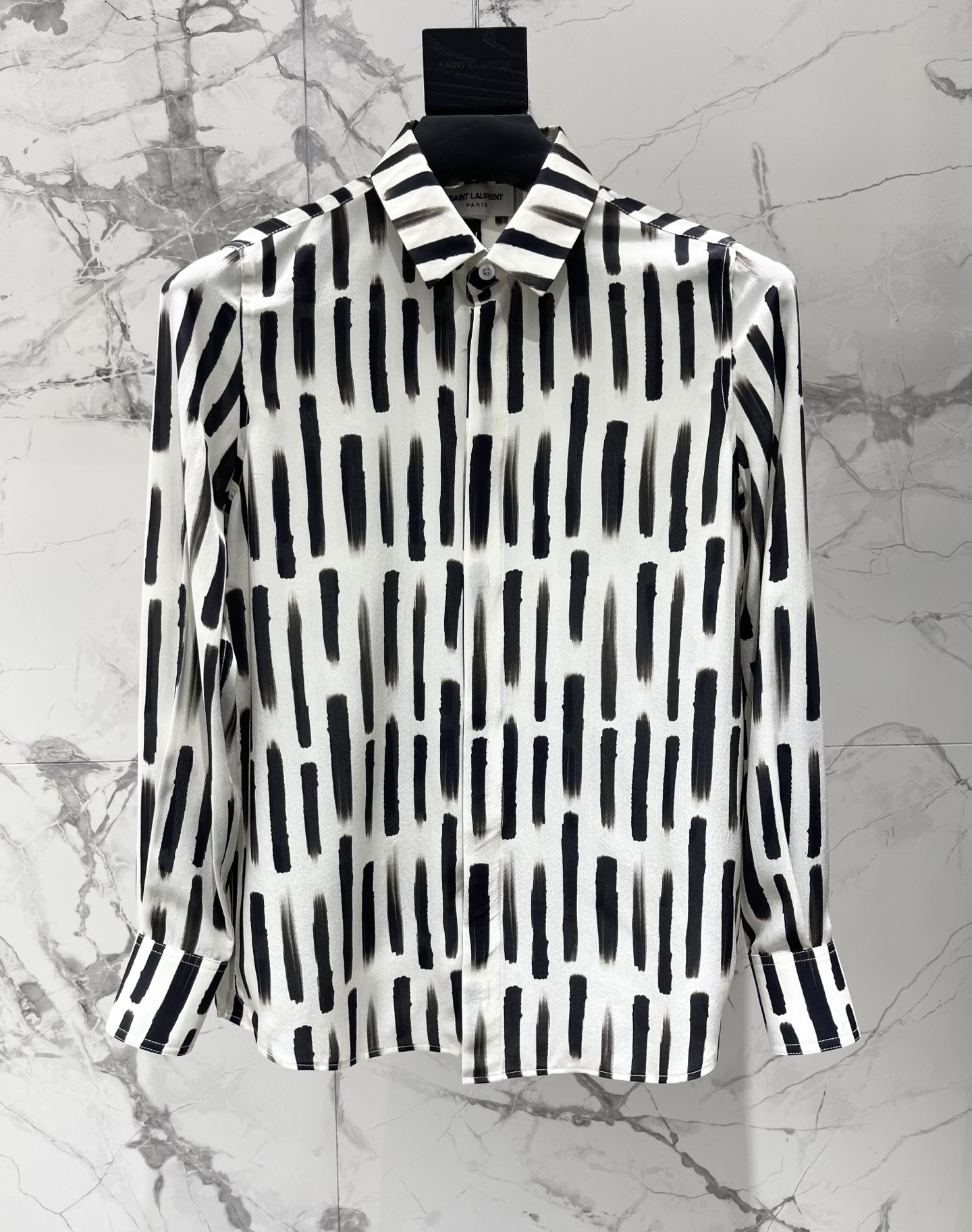 Рубашка женская в стиле Saint Laurent с принтом свободного кроя черно-белого цвета
