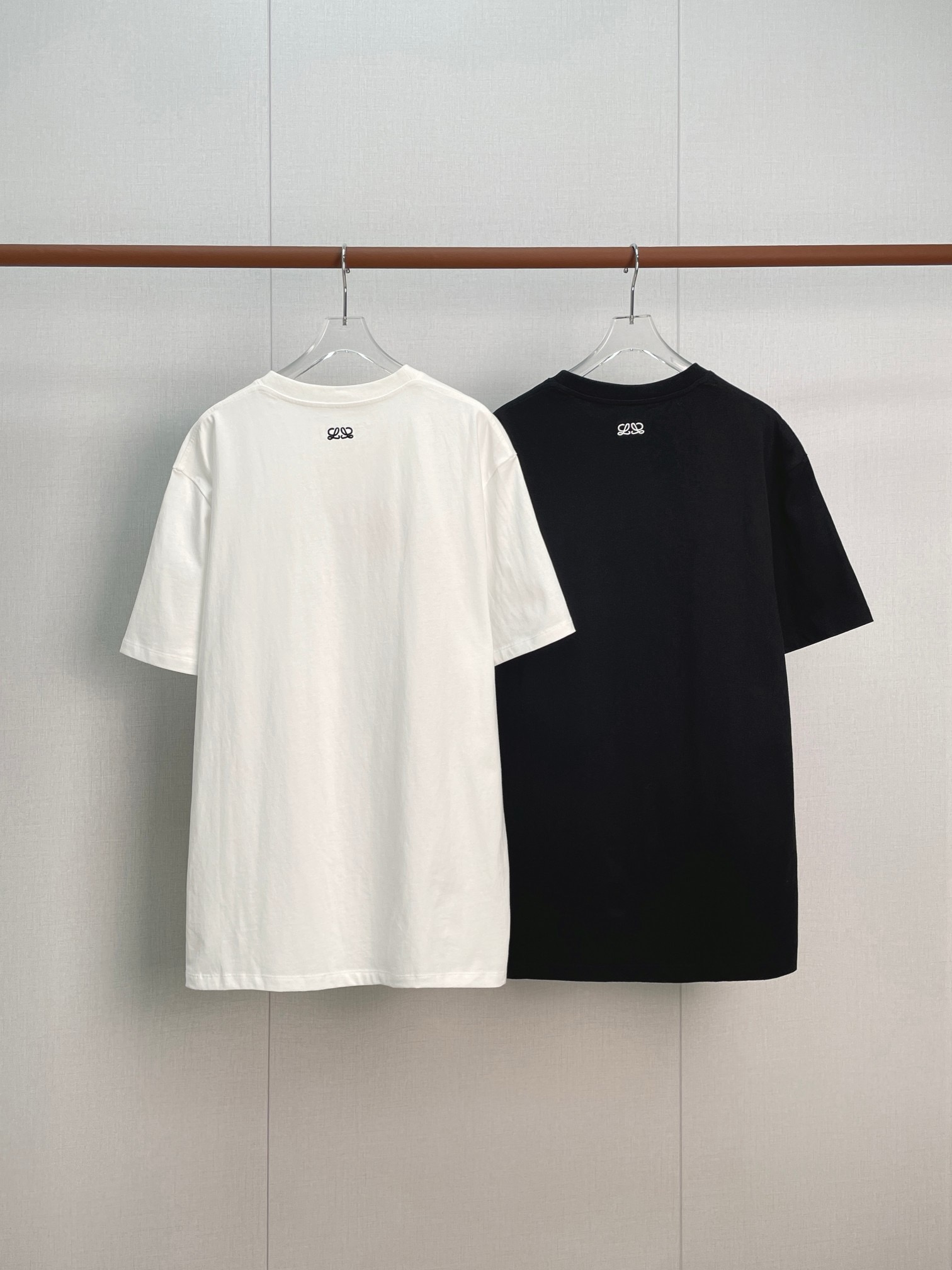 Футболка мужская Loewe Regular Fit T-Shirt белого цвета с вышивкой LOEWE 1846 Madrid