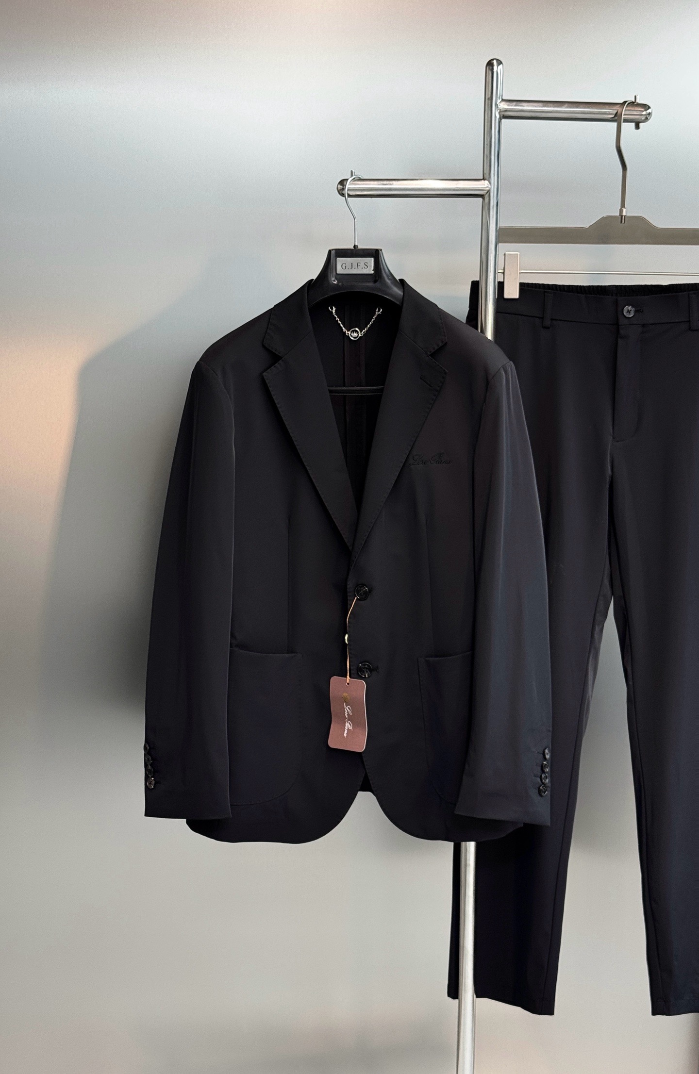 Костюм мужской в стиле Loro Piana чёрного цвета