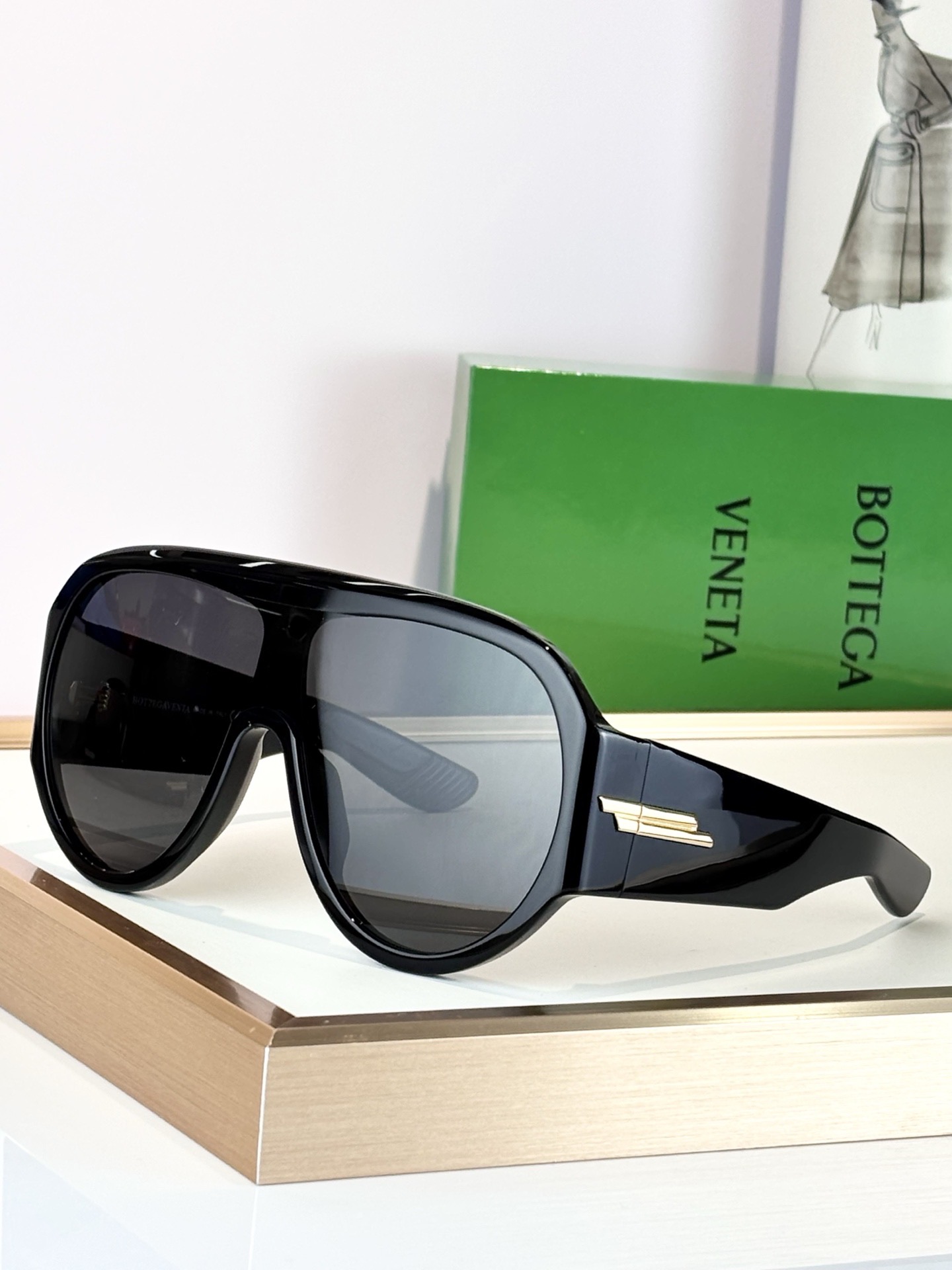 Очки солнцезащитные женские в стиле Bottega Veneta oversize