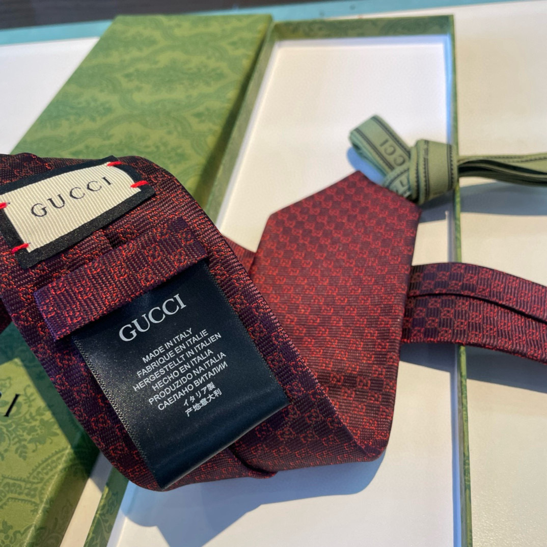 Галстук мужской в стиле Gucci из бордового цвета с жаккардовым узором GG