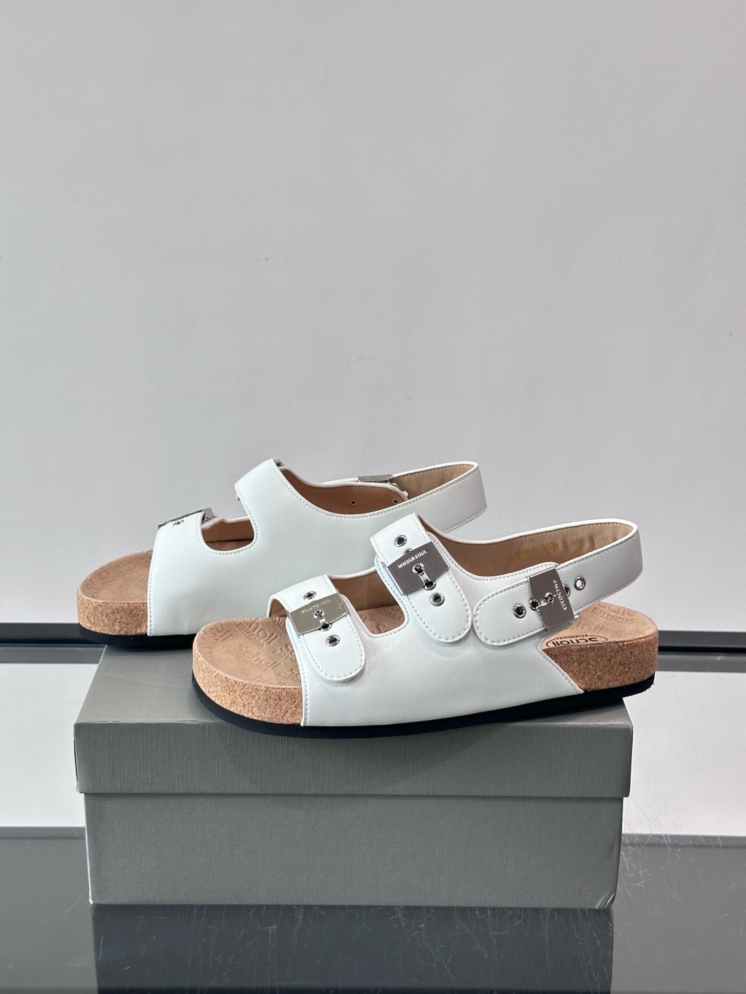 Сандалии мужские в стиле Balenciaga x Birkenstock Boston белого цвета