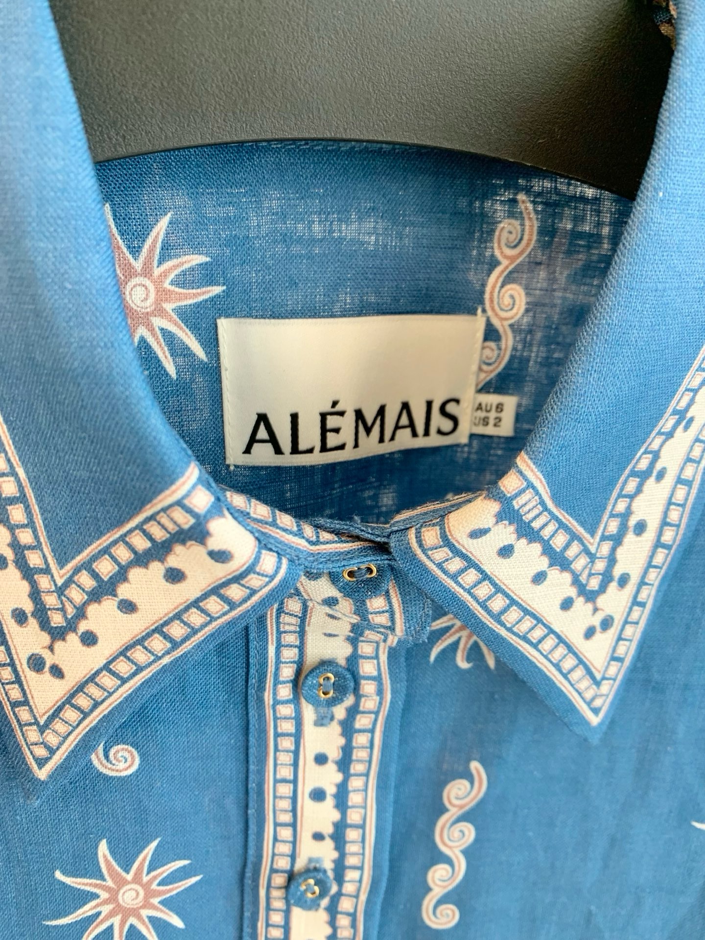 Костюм женский Alemais синего цвета с рубашкой и шортами