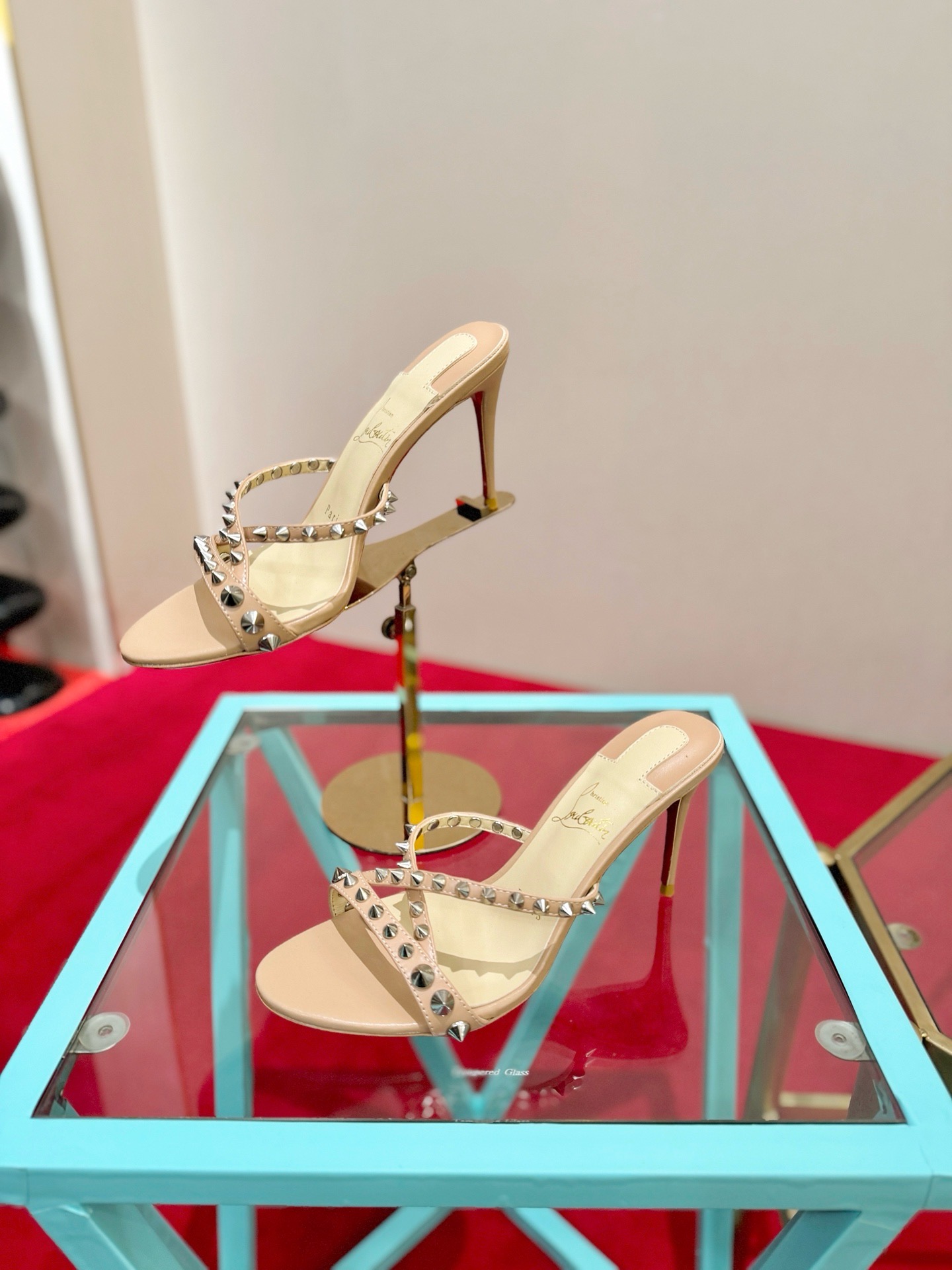 Мюли женские в стиле Christian Louboutin So Kate бежевого цвета