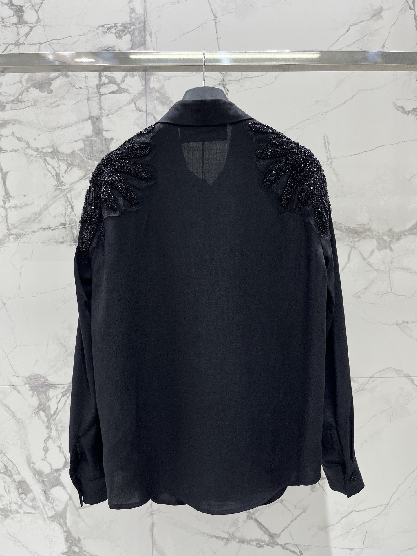 Рубашка женская в стиле Balmain с декором из бисера чёрного цвета