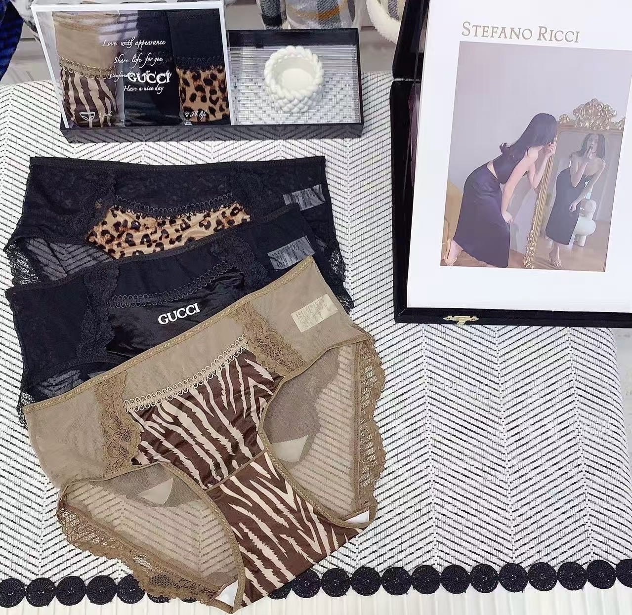 Трусы женские в стиле Gucci из сетки и кружева с эластичным поясом (набор 3 шт.)