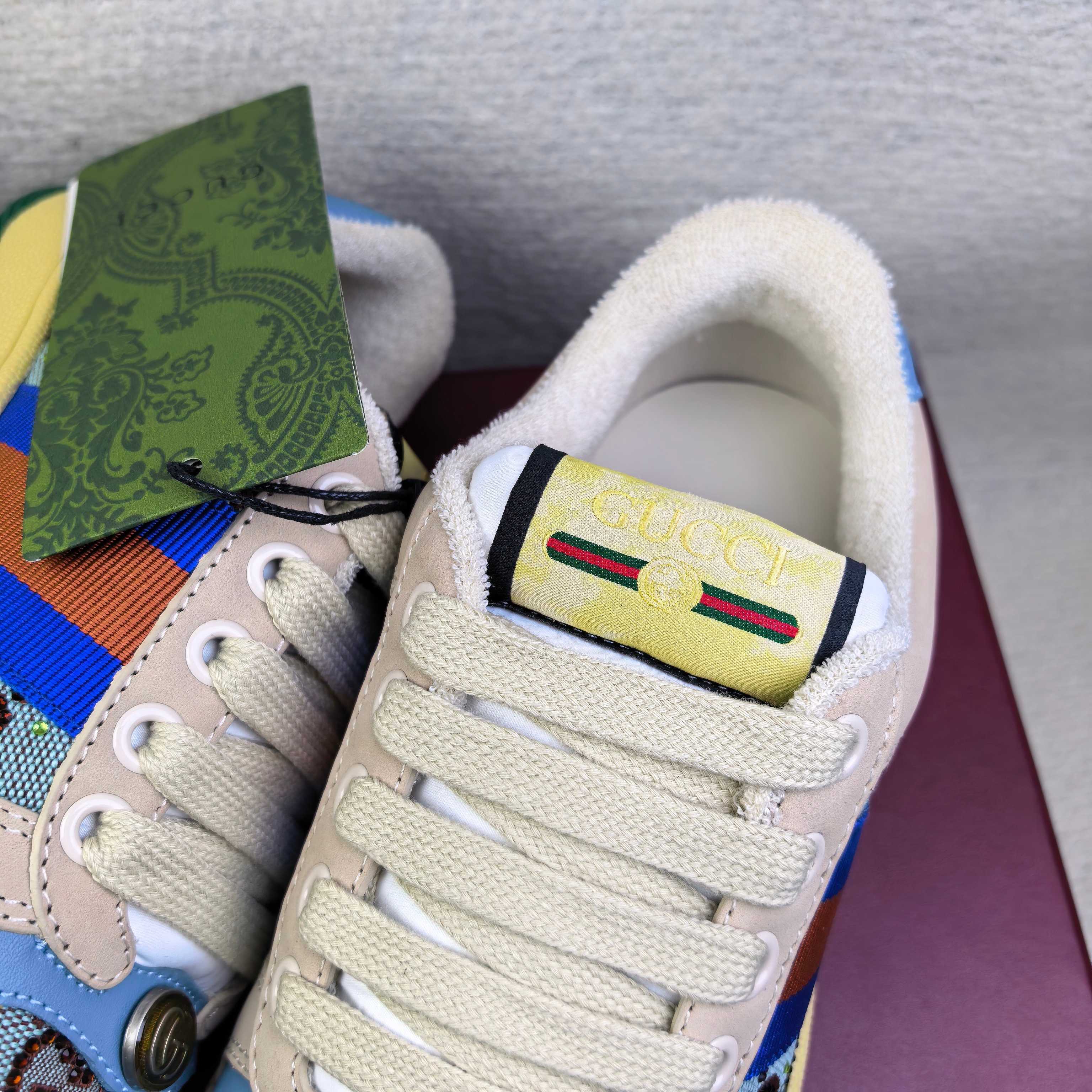 Кроссовки унисекс в стиле Gucci бежевого цвета с голубыми акцентами