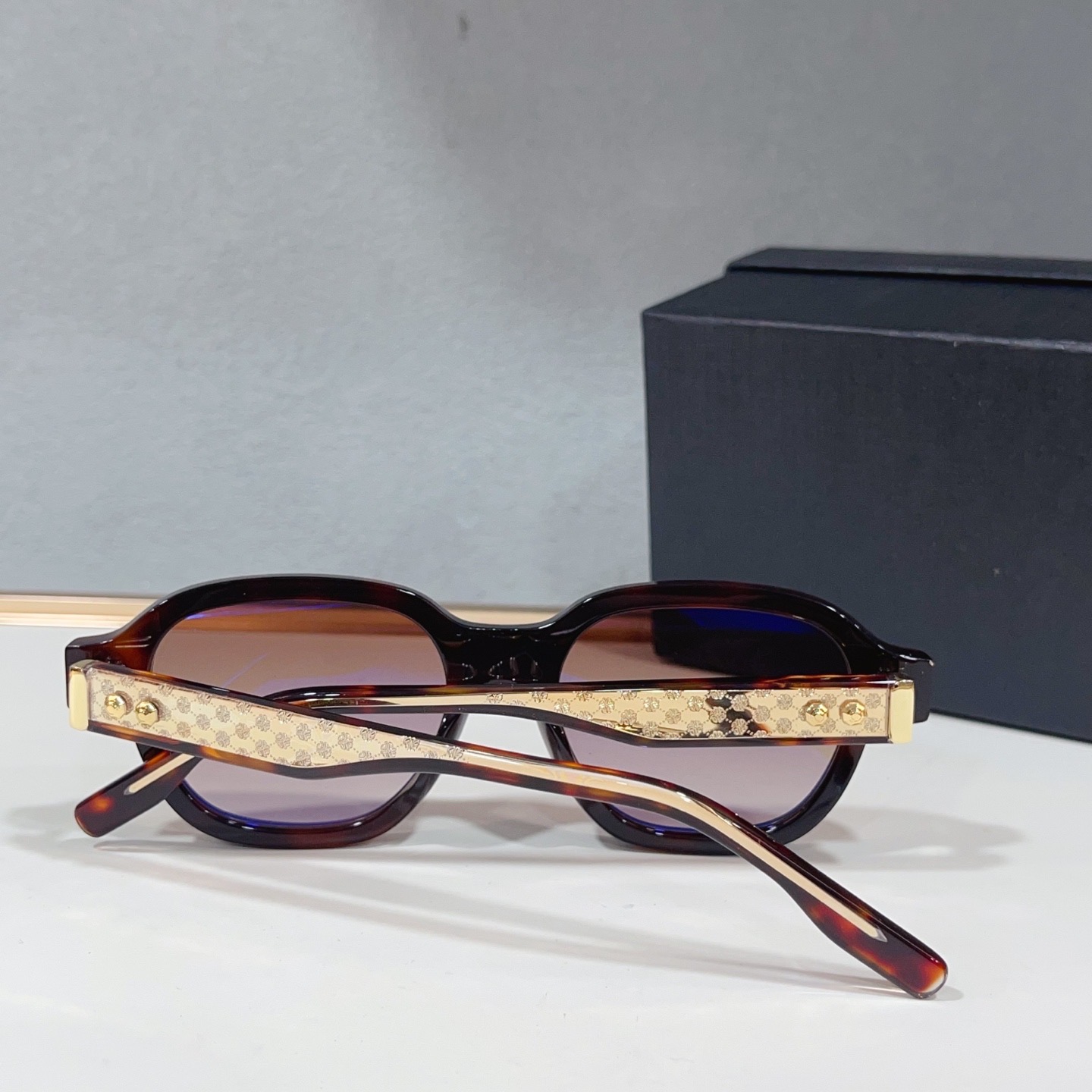 Очки солнцезащитные мужские в стиле John Dalia