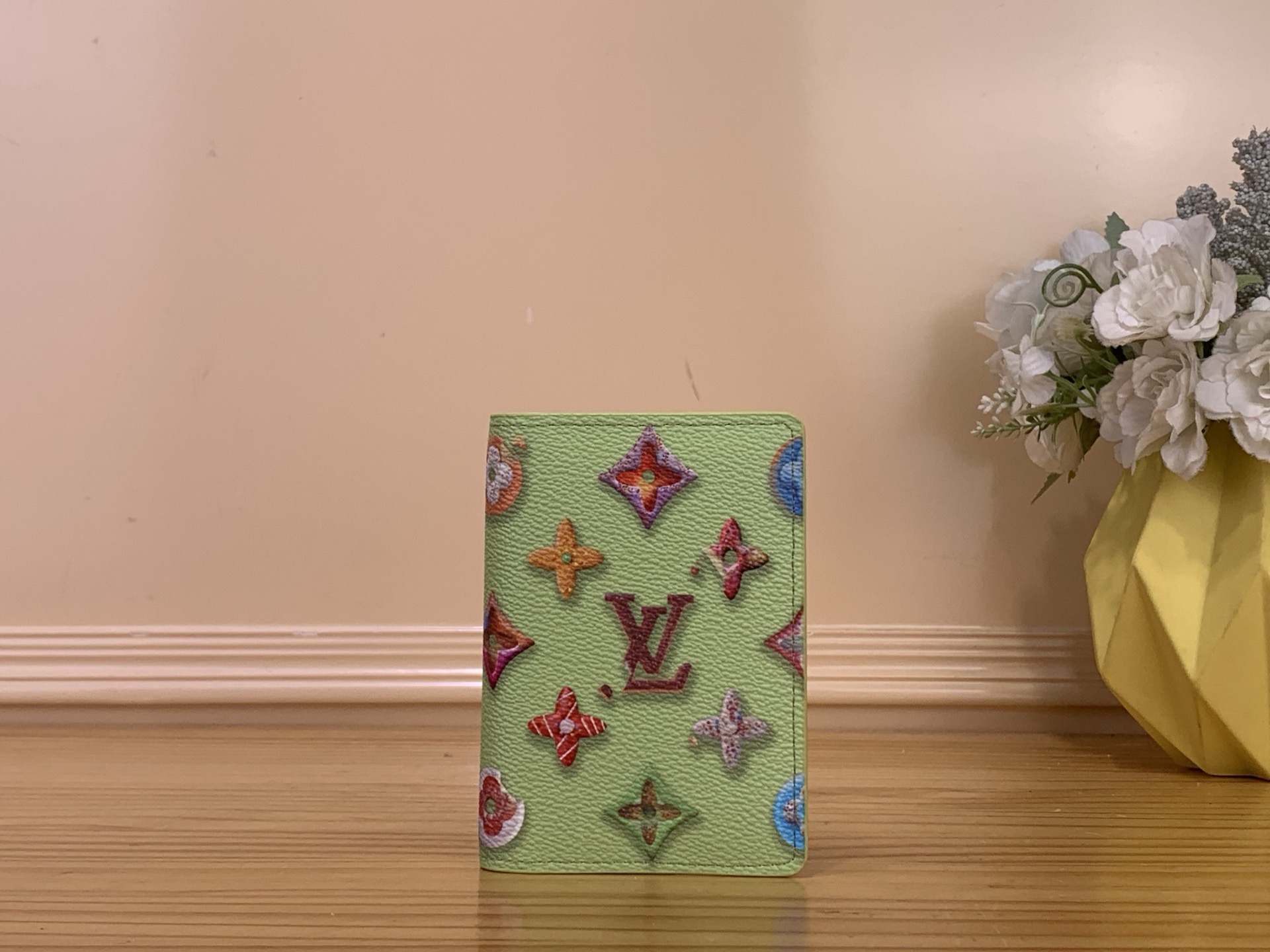 Портмоне унисекс в стиле Louis Vuitton Monogram Donuts компактный зелёного цвета