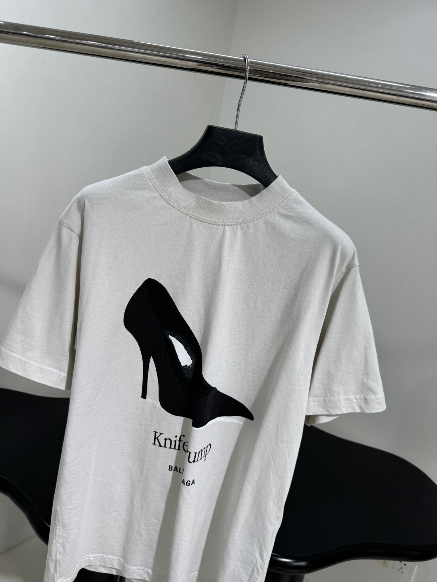Футболка унисекс в стиле Balenciaga Basketball Sneaker белого цвета с принтом