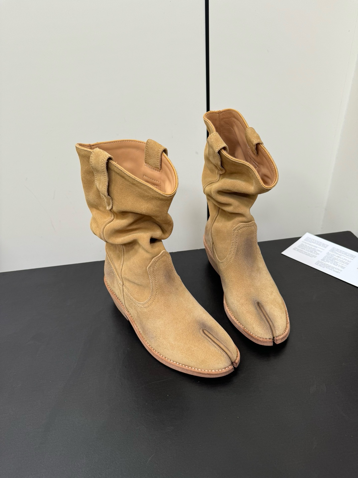 Сапоги женские MM6 Maison Margiela Western бежевого цвета