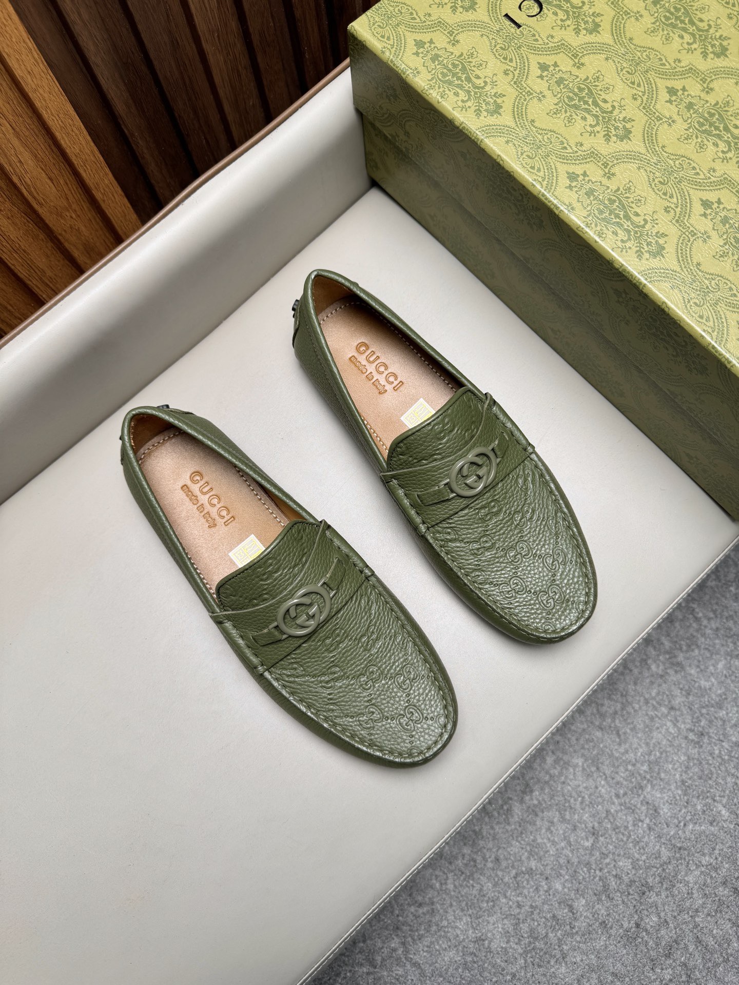 Мокасины мужские в стиле Gucci Driver зеленого цвета