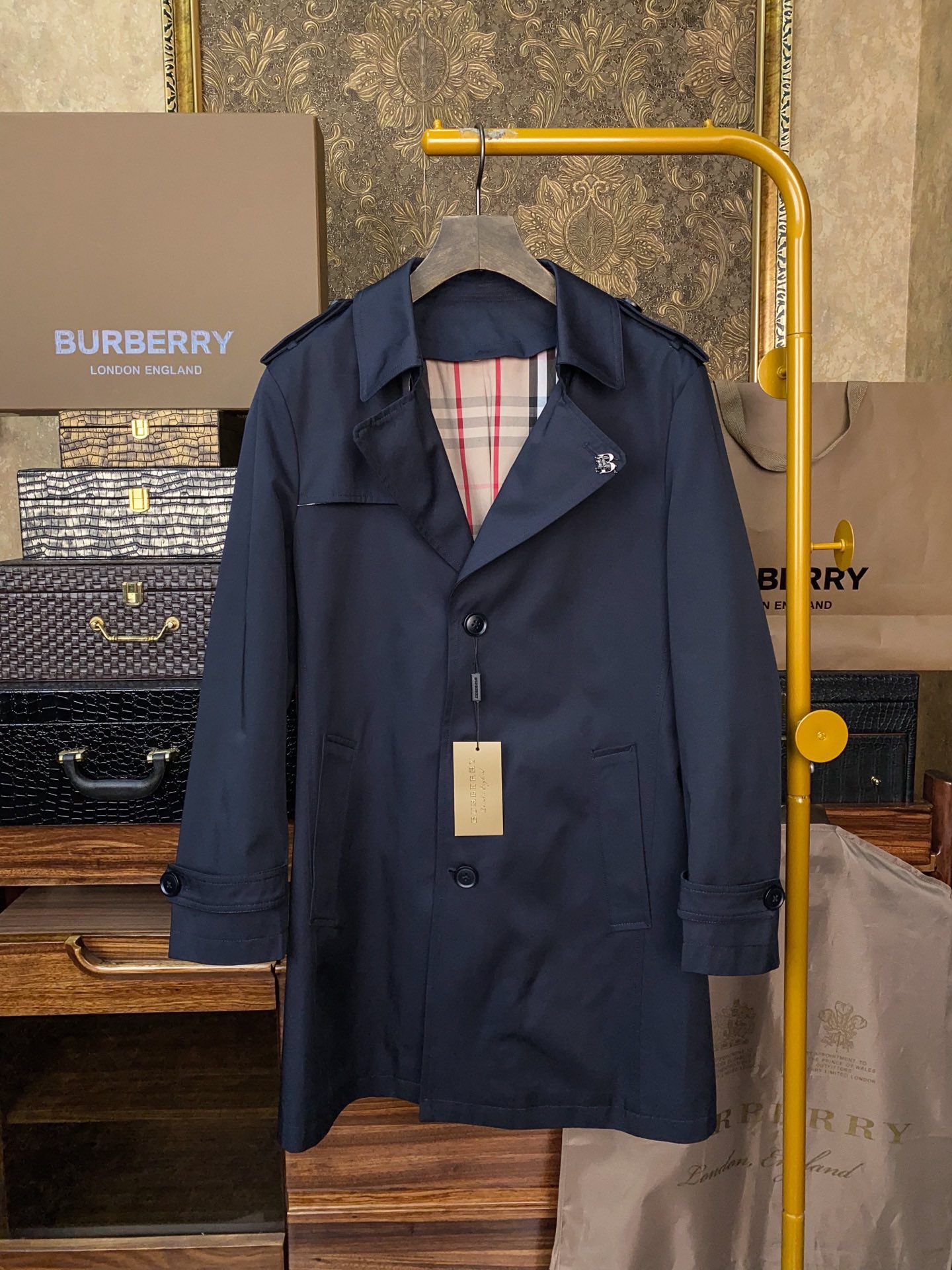 Тренч мужской в стиле Burberry темно-синего цвета классический