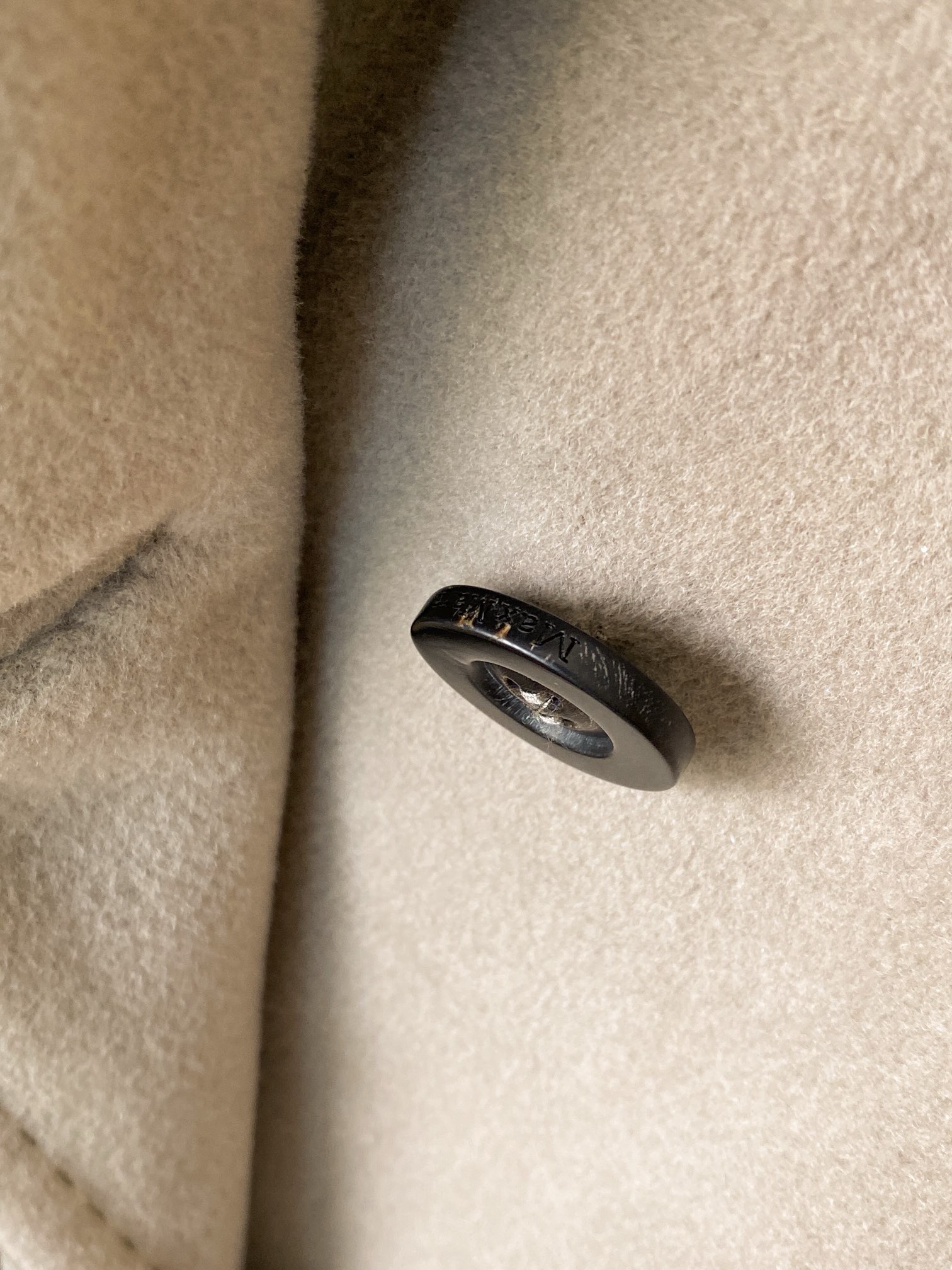 Пальто женское в стиле Max Mara Anne-Marie Beretta песочного цвета