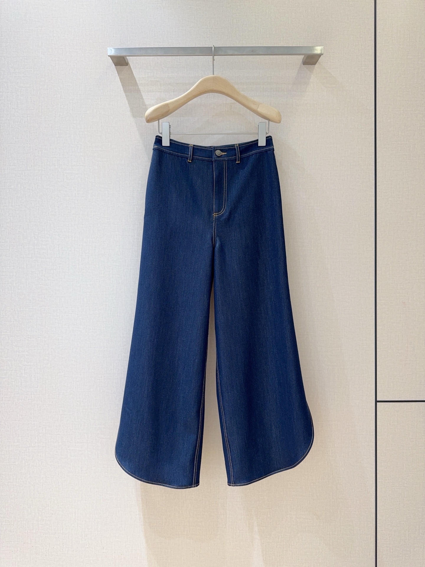 Брюки женские в стиле CinqàSept  из денима синего цвета широкого кроя