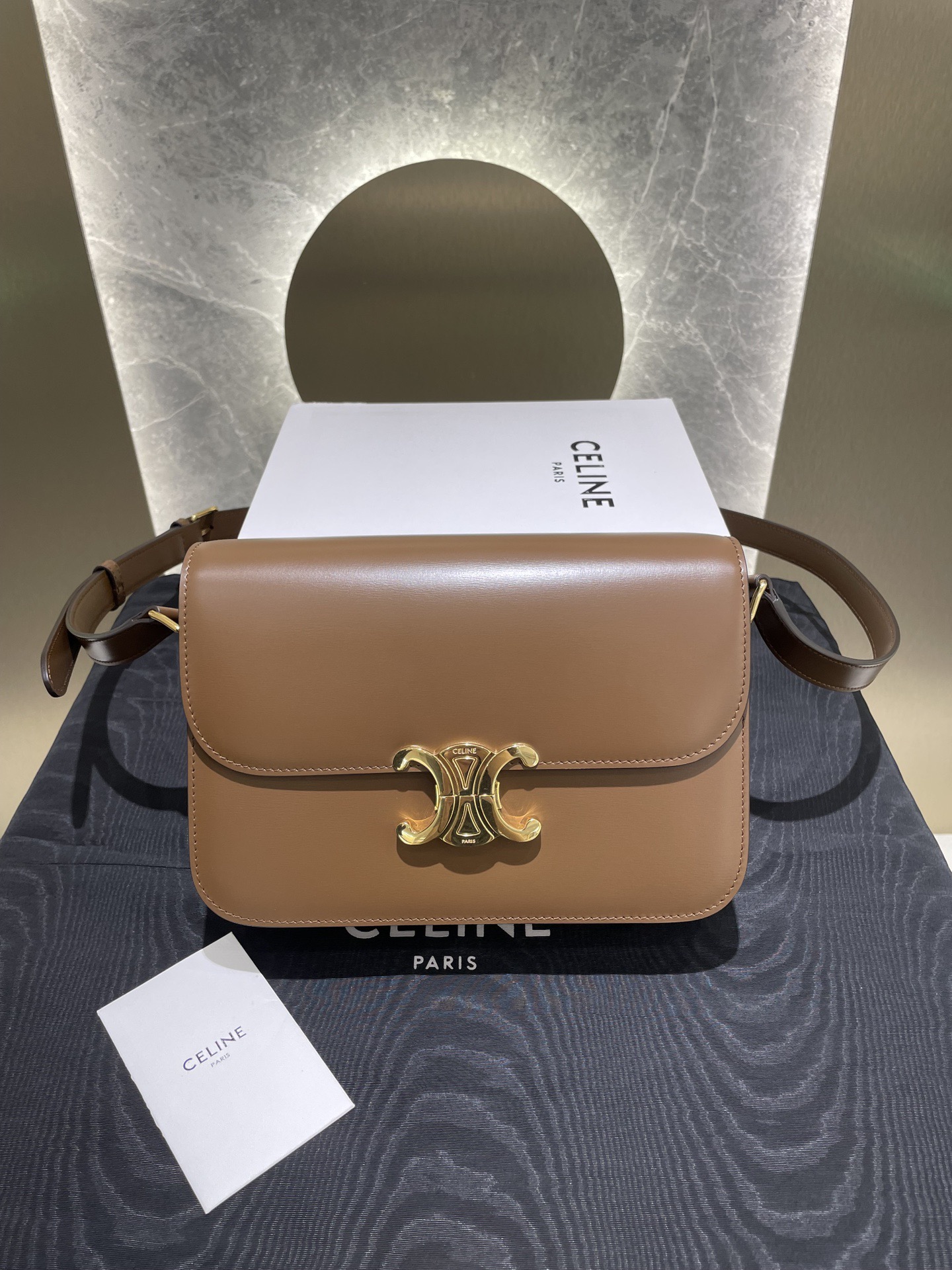 Сумка женская в стиле Celine Triomphe классическая средняя бордового цвета