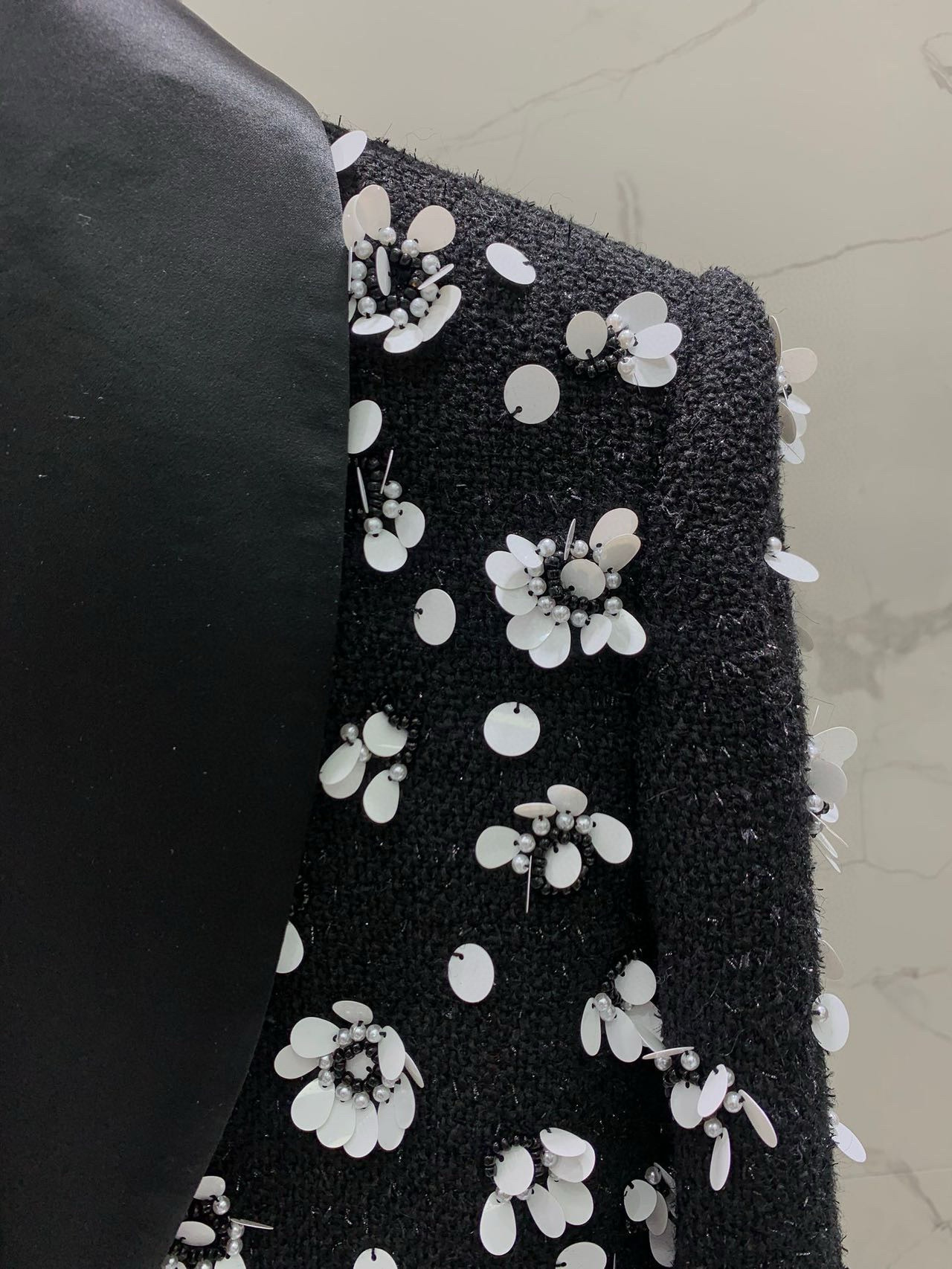 Жакет женский в стиле Chanel из фактурного твида с объёмным цветочным узором