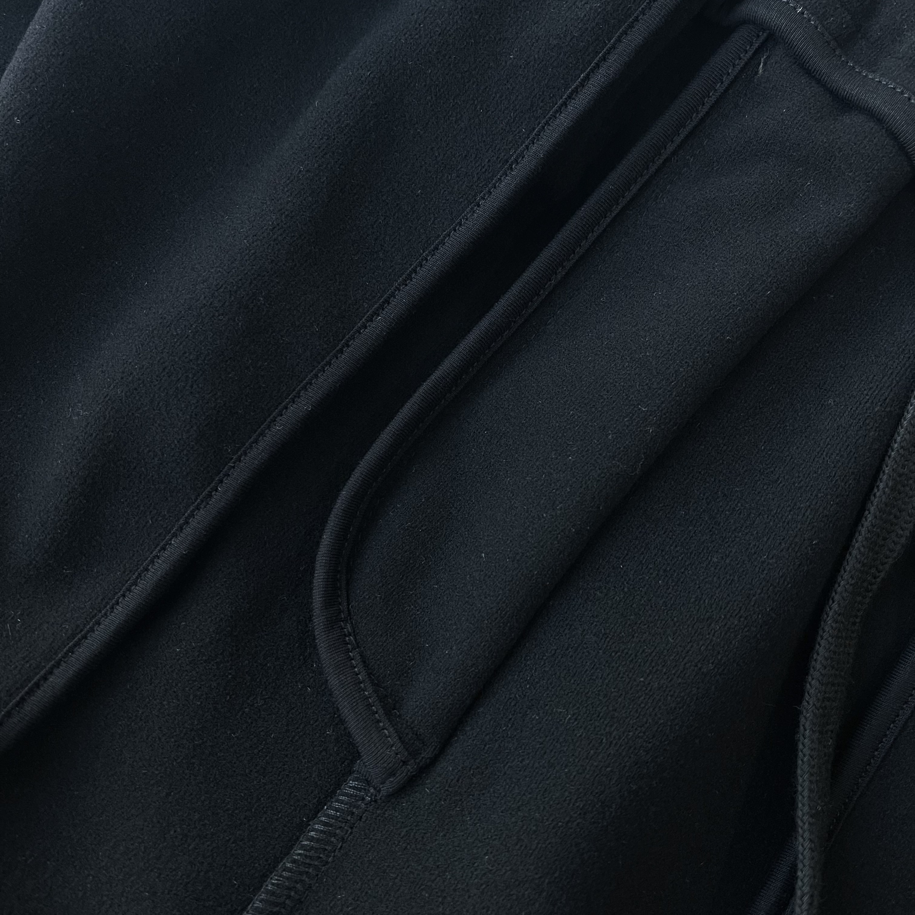 Брюки мужские в стиле Brunello Cucinelli model Straight Fit из шерстяного трикотажа чёрного цвета