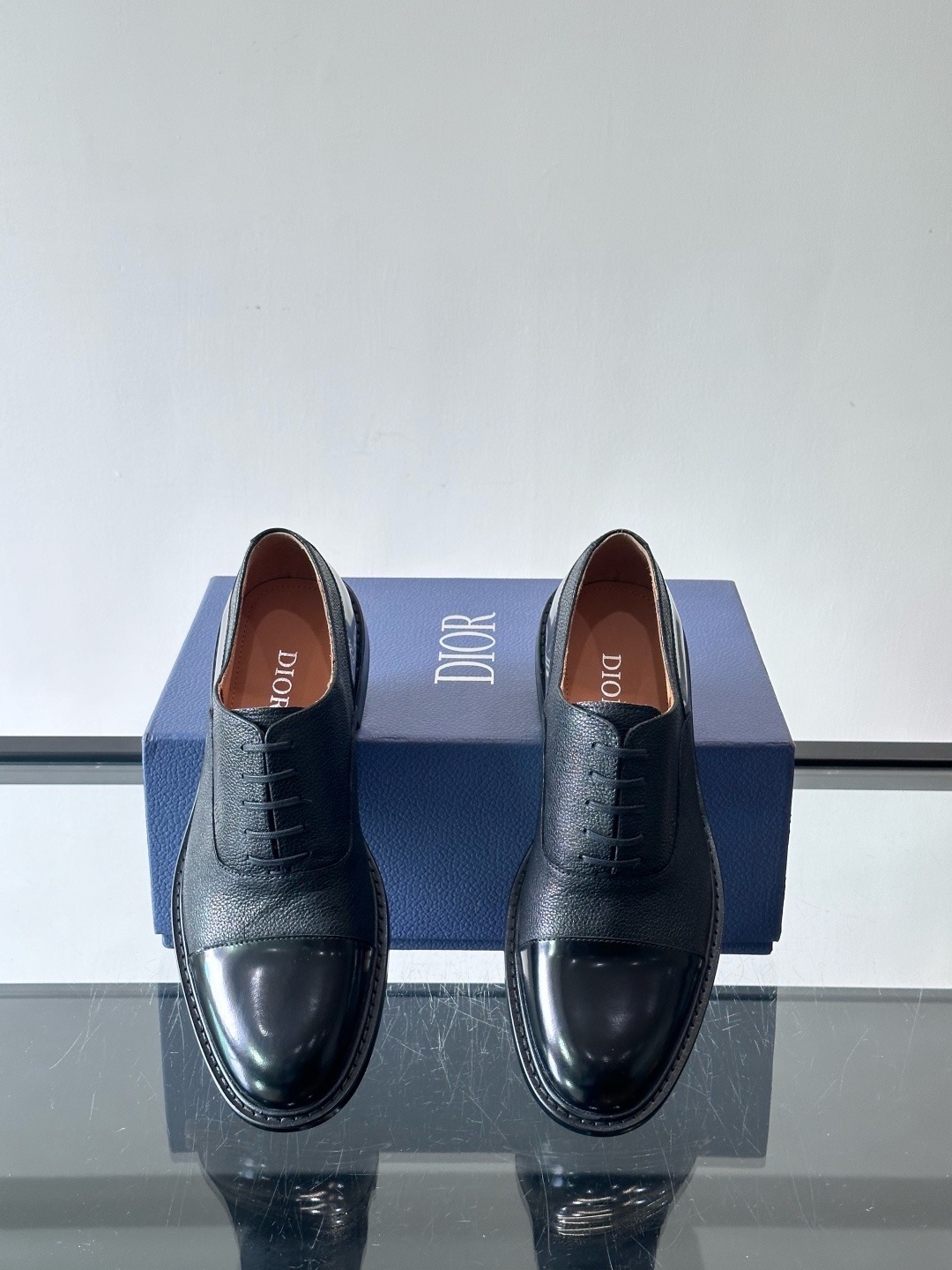 Туфли мужские в стиле Dior Oxford из натуральной кожи черного цвета