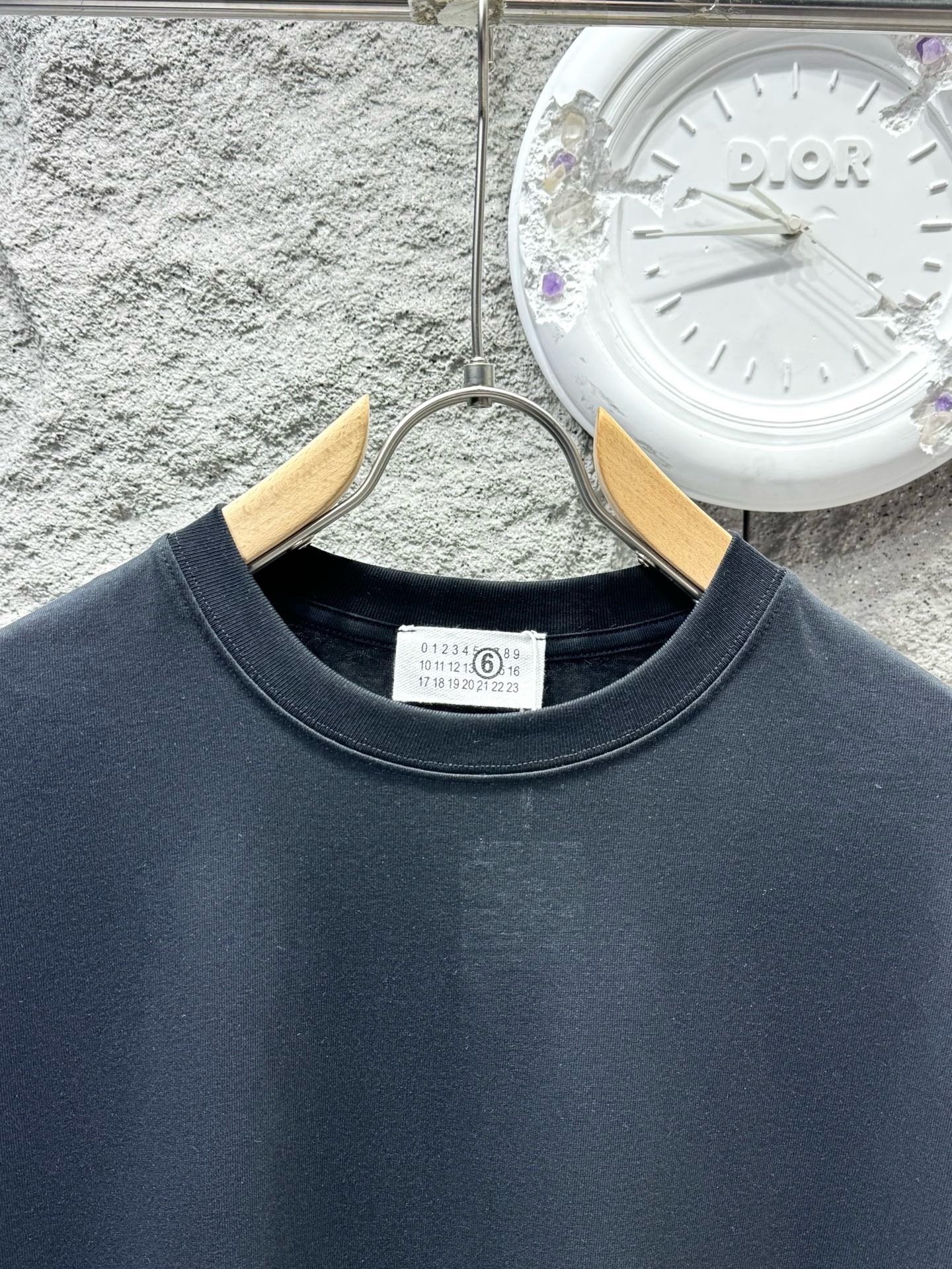Футболка Maison Margiela MM6 чёрного цвета с принтом Maison 6