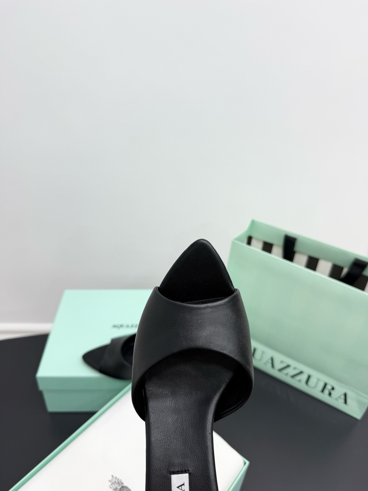 Мюли женские Aquazzura чёрного цвета