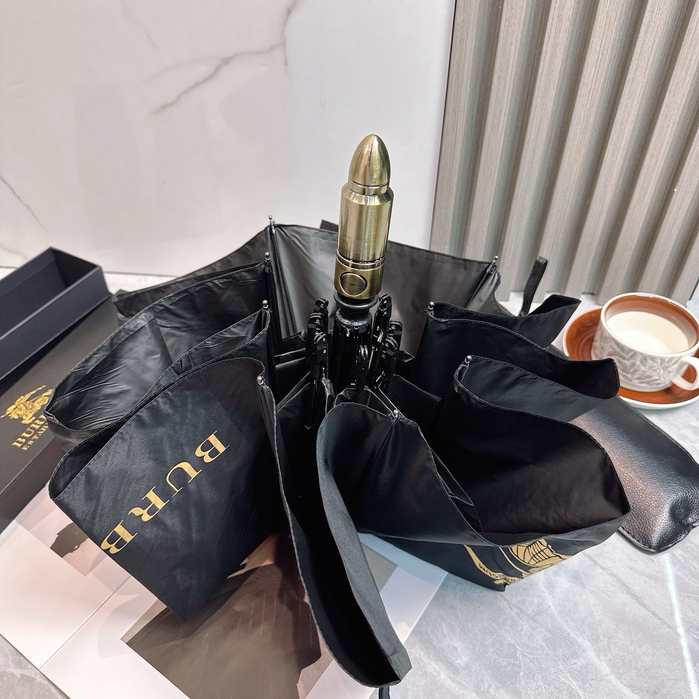 Зонт Burberry черного цвета