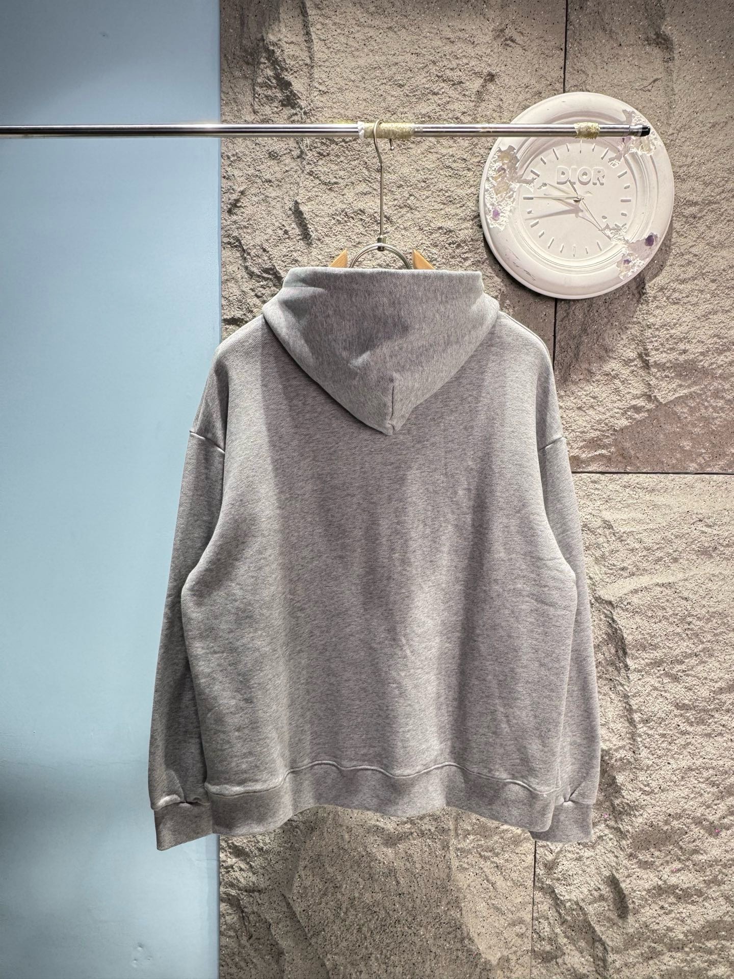 Худи мужское Dior Hooded Sweatshirt with Dior Embroidery серого цвета