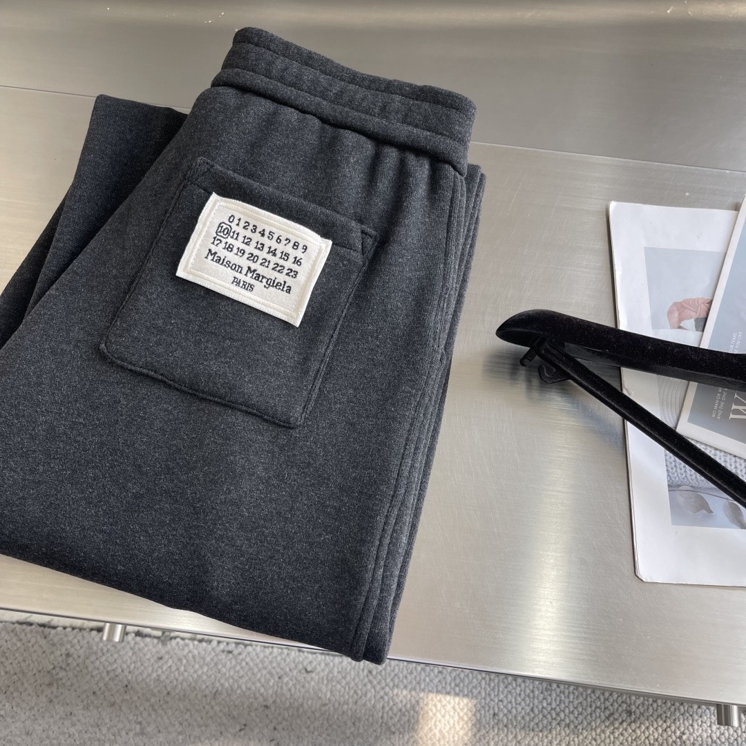 Брюки мужские в стиле Maison Margiela тёмно-серого цвета с утеплённой подкладкой
