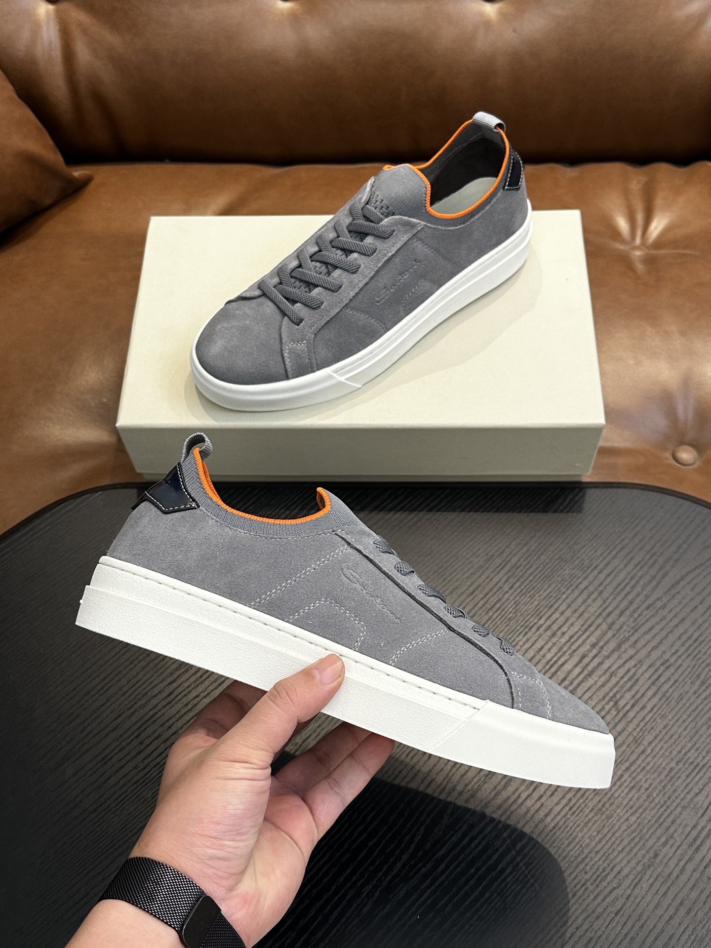 Кроссовки мужские в стиле Santoni из натуральной зернистой кожи серого цвета
