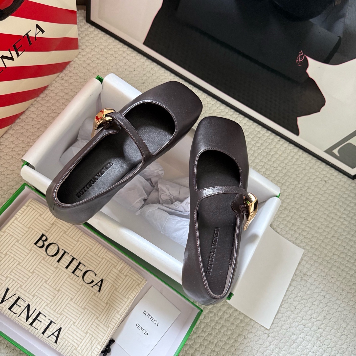 Балетки женские в стиле Bottega Veneta Coarlotte серо-коричневого цвета