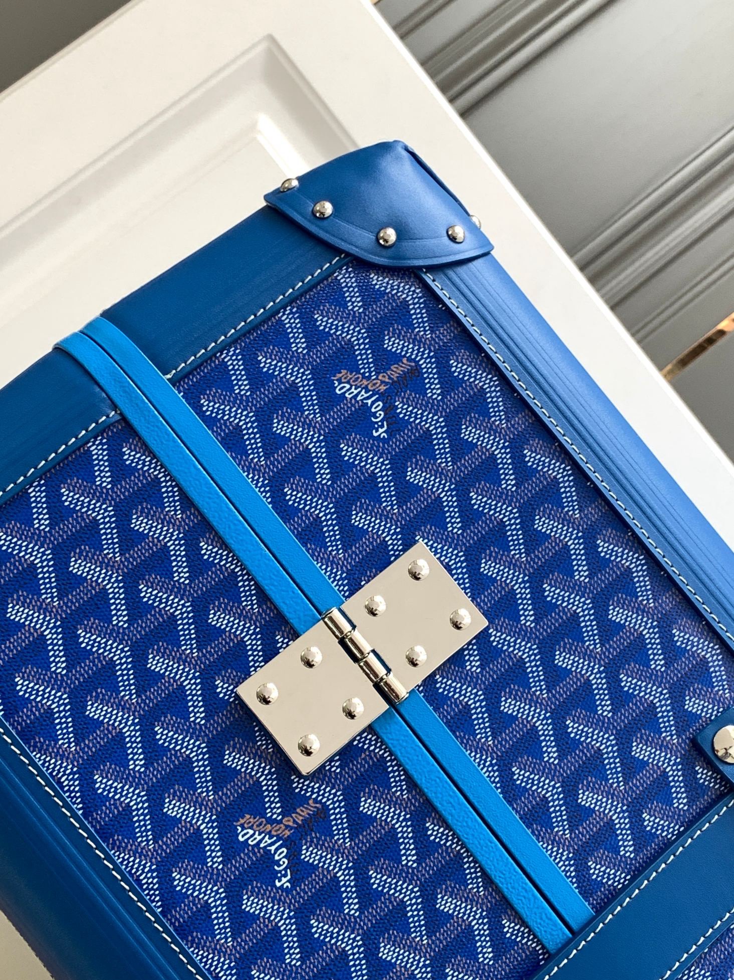 Чемодан Goyard Bourget PM синего цвета