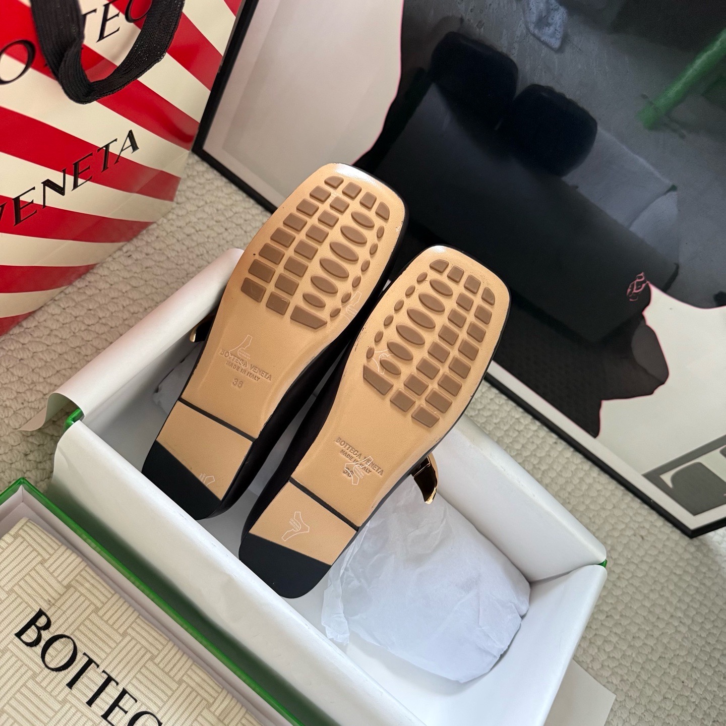 Балетки женские в стиле Bottega Veneta Coarlotte серо-коричневого цвета
