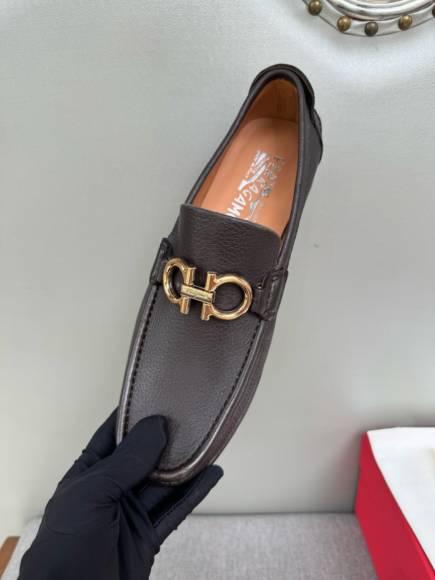 Лоферы мужские в стиле Salvatore Ferragamo из натуральной зернистой кожи кофейного цвета