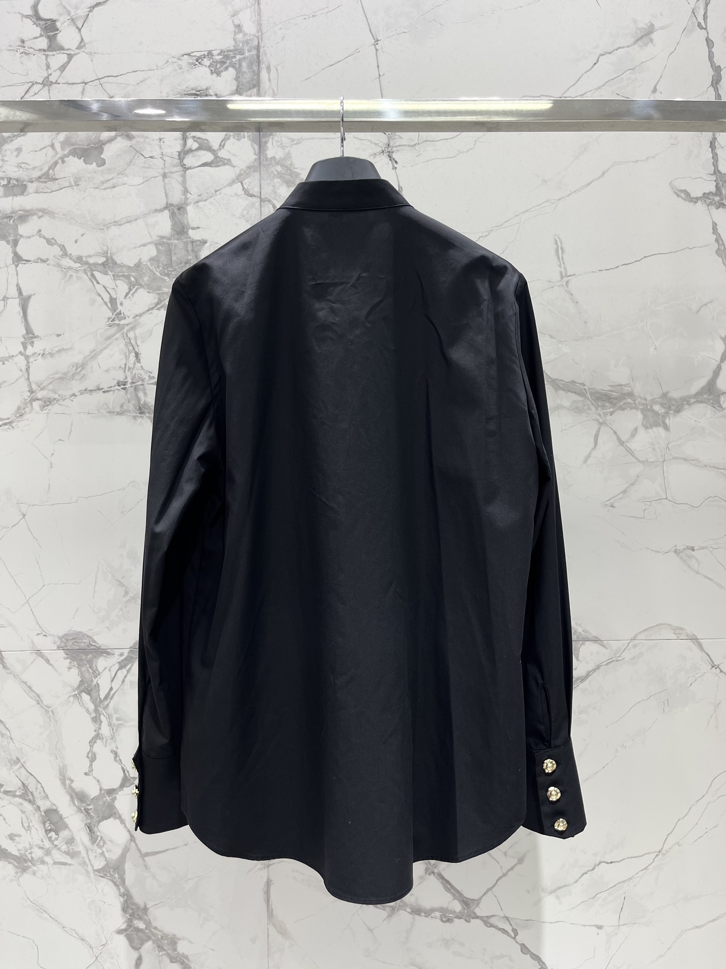 Блуза женская в стиле Balmain чёрного цвета с объёмными рюшами