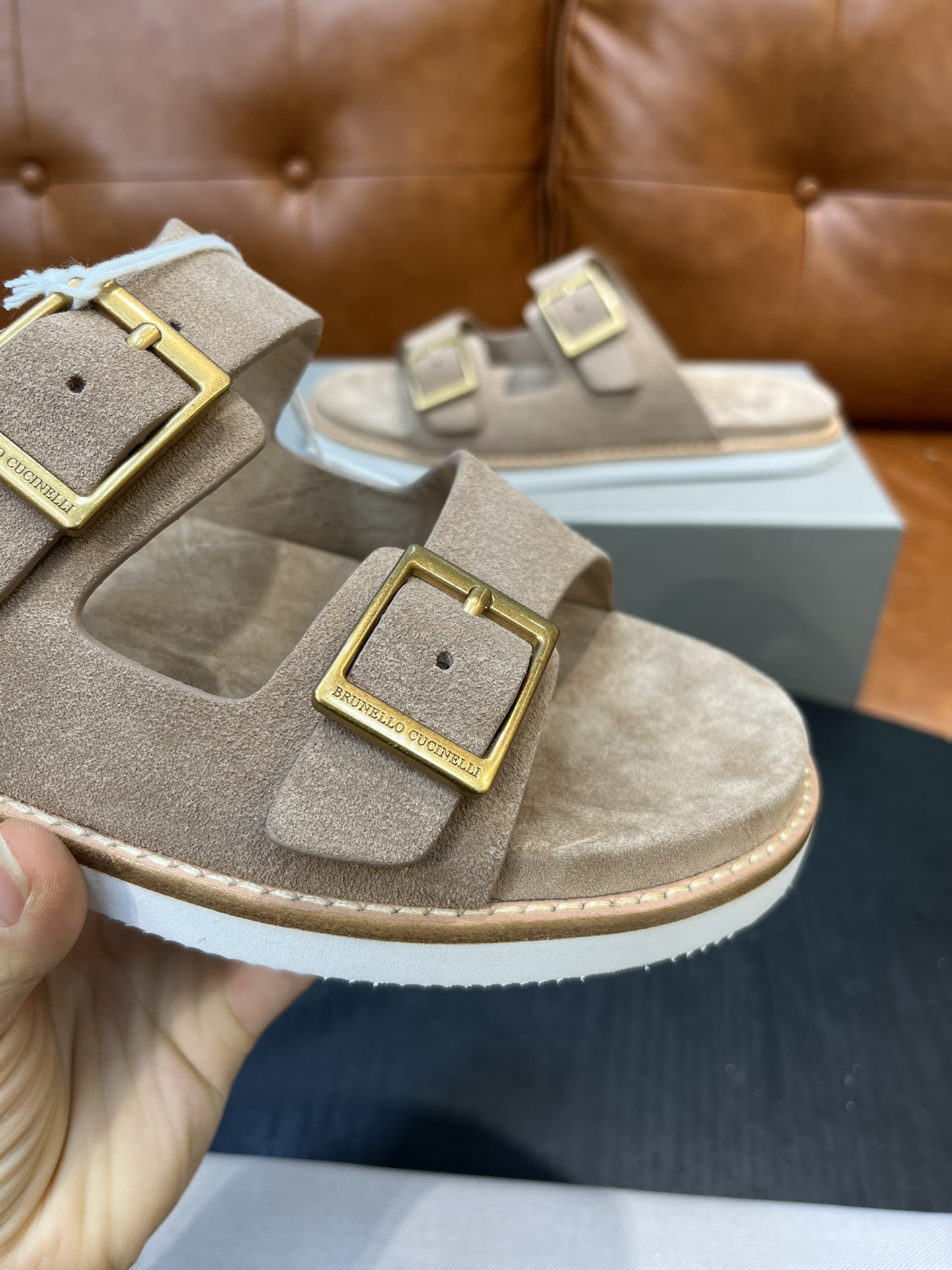 Сандалии мужские в стиле Brunello Cucinelli бежевого цвета