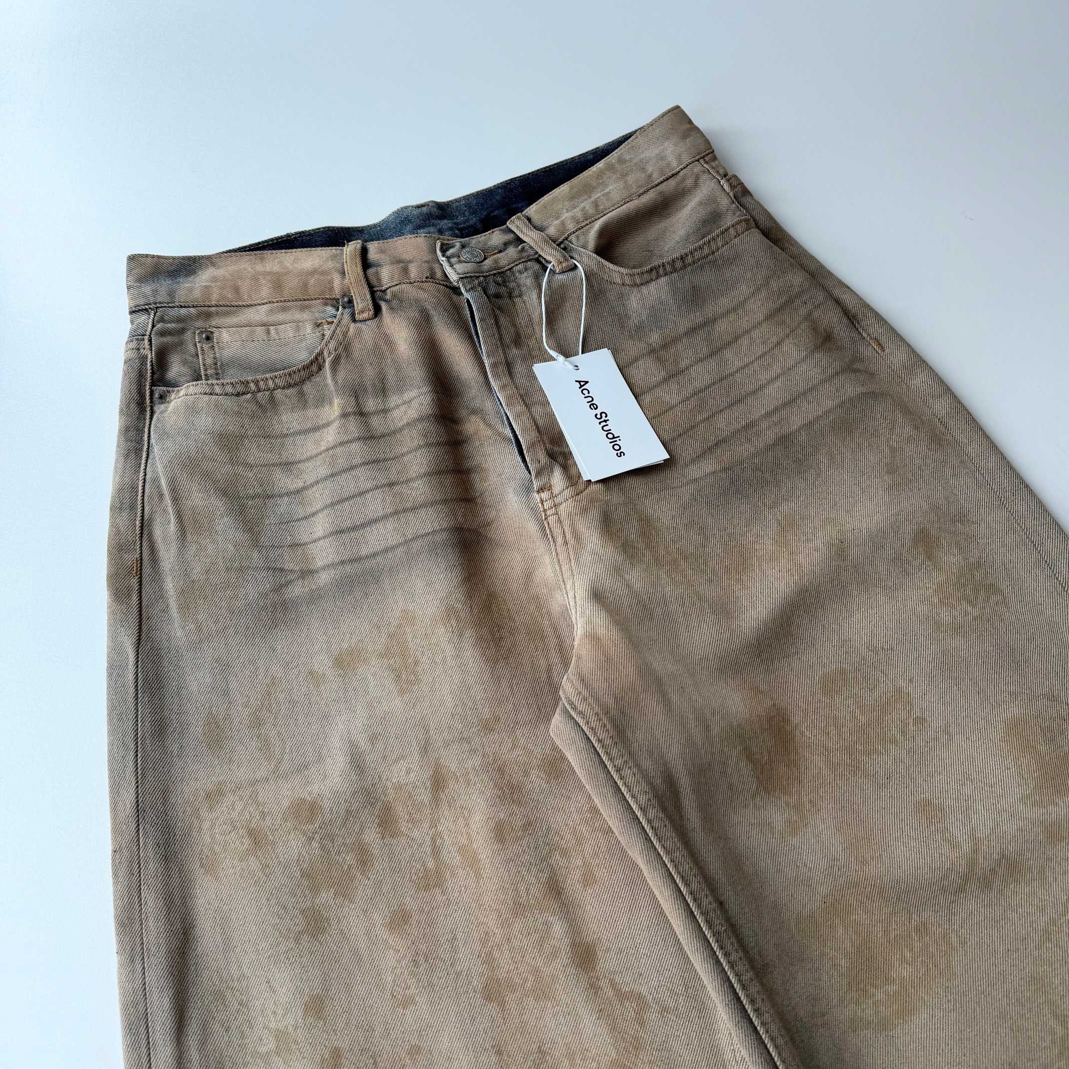 Джинсы мужские в стиле Acne Studios прямого кроя бежевого цвета с эффектом состаривания