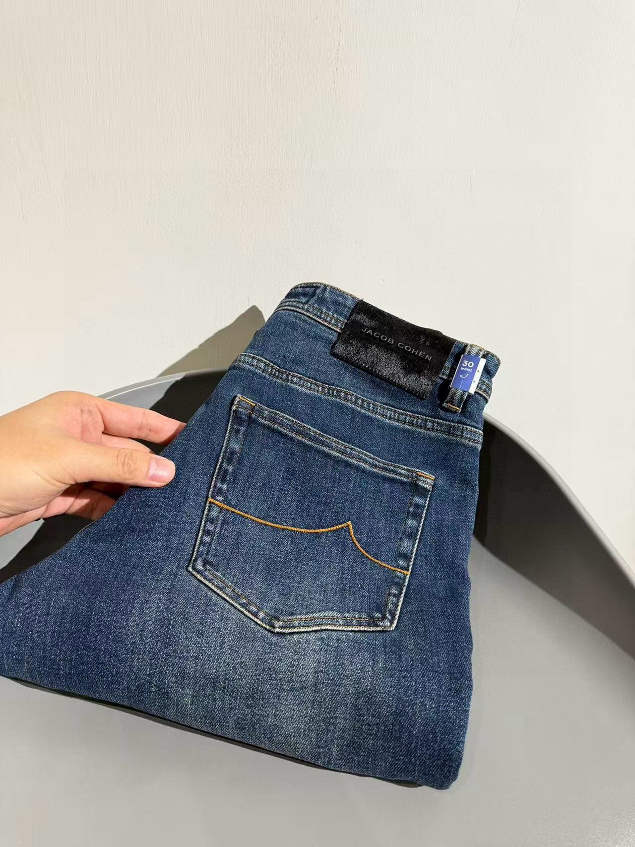 Джинсы мужские в стиле Jacob Cohen из денима синего цвета с прямым кроем